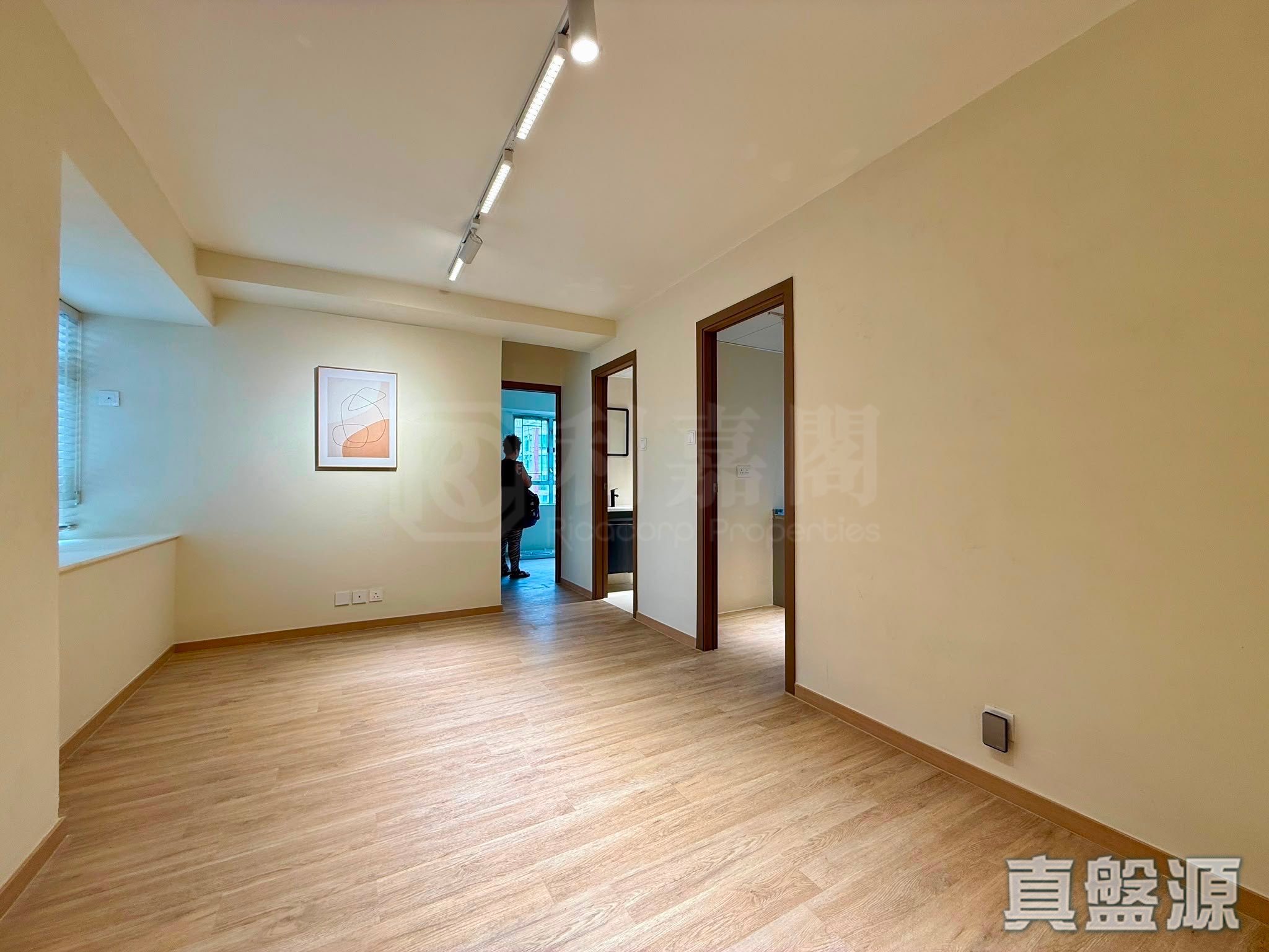 PO HANG BUILDING BLOCK A Very High Floor Zone Flat A2 Mong Kok/Yau Ma Tei