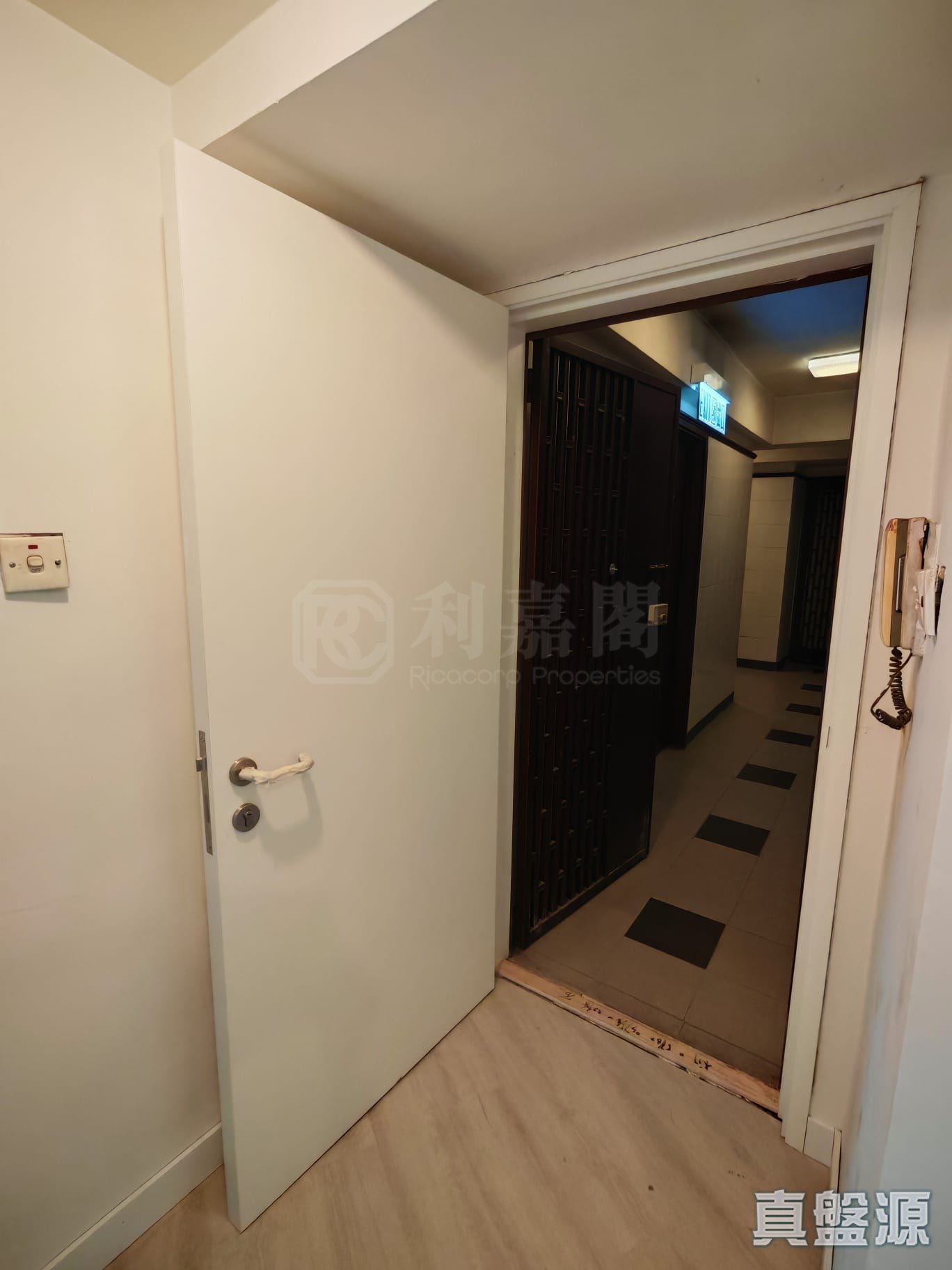 SEA CREST VILLA PHASE 1 - Block 3 Low Floor Zone Flat C Sham Tseng/Castle Peak Road