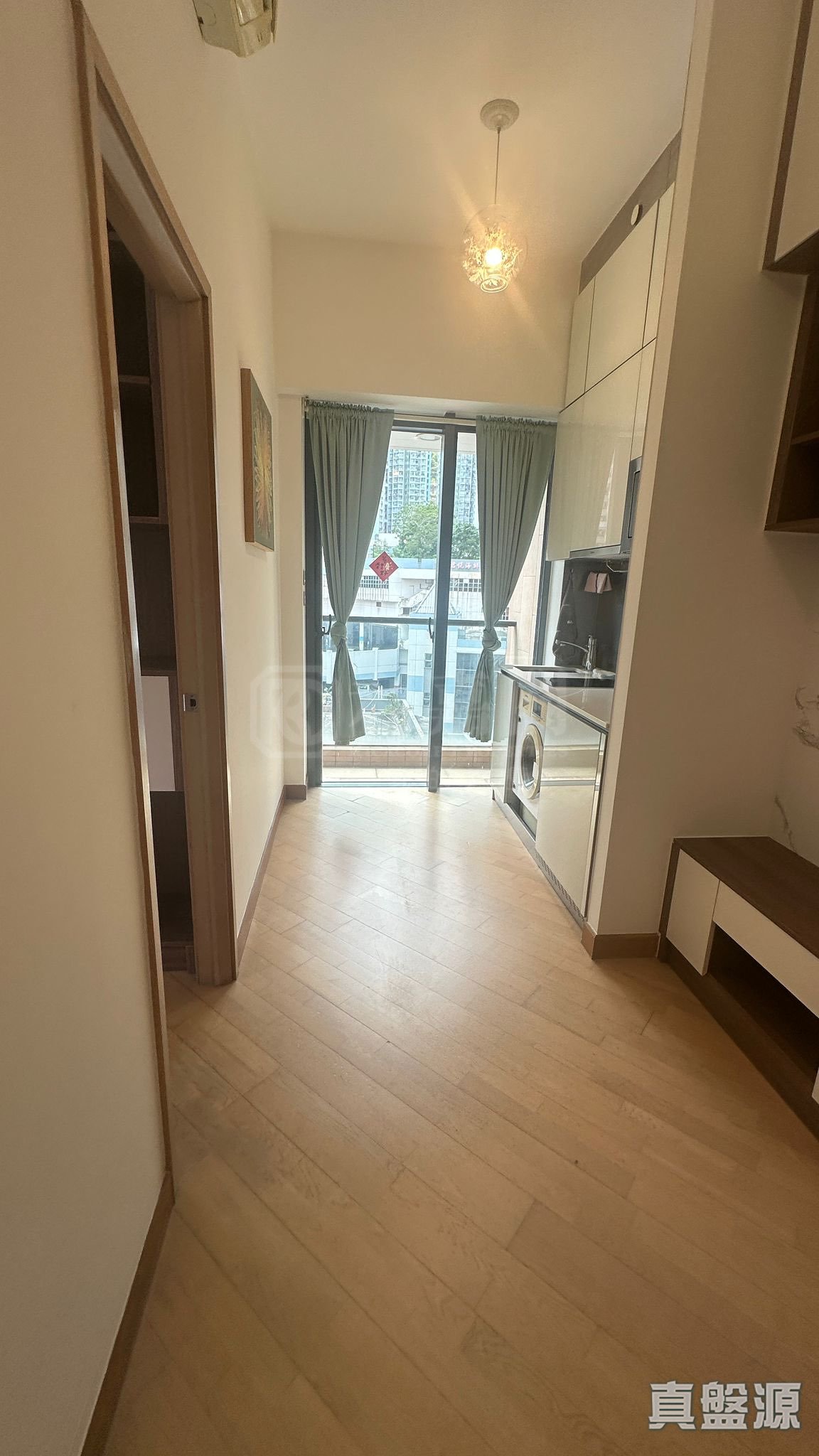 港岛．东18 中层 E室 西湾河/筲箕湾