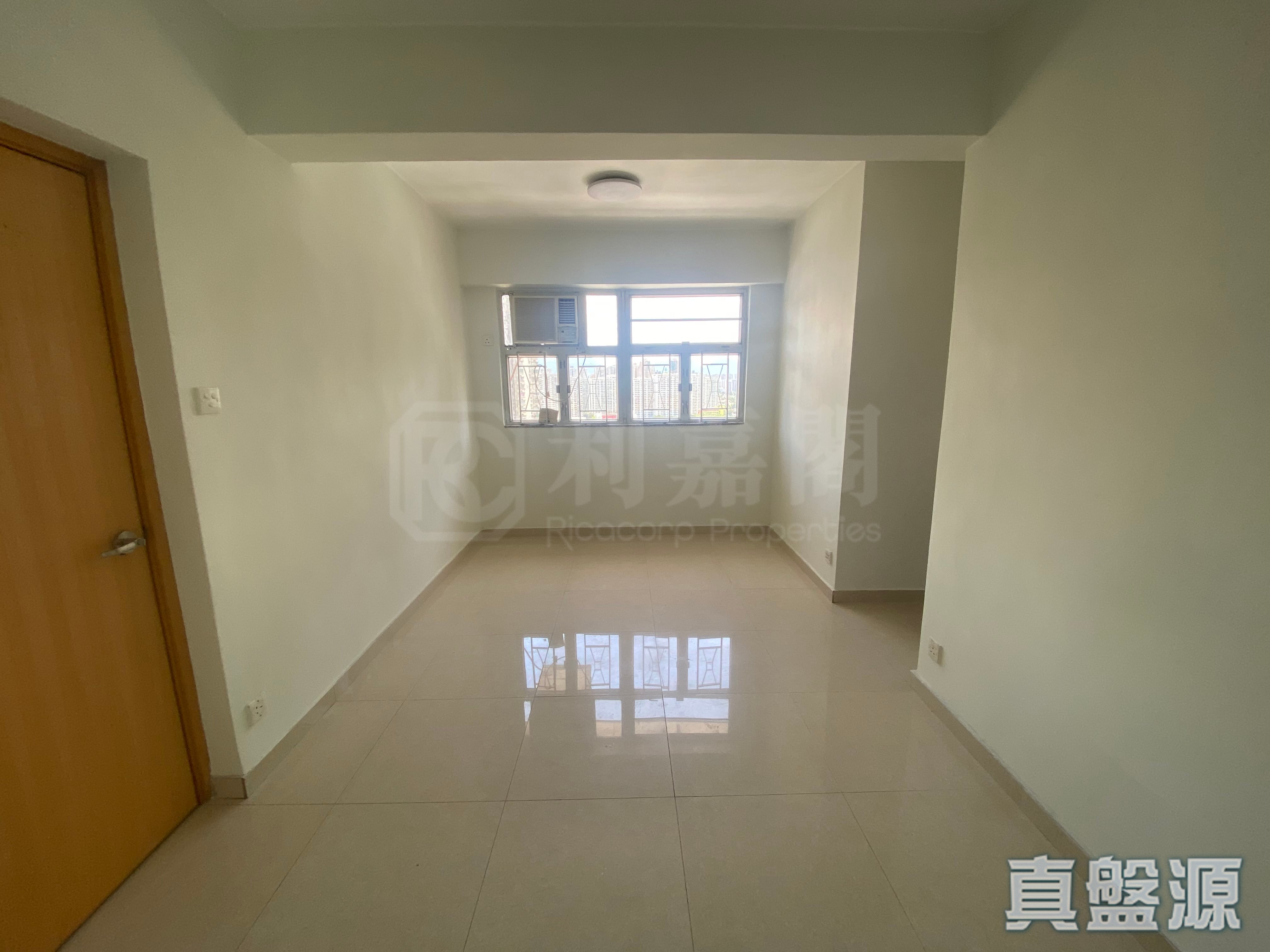 SHUN SHING BUILDING Flat D Tuen Mun