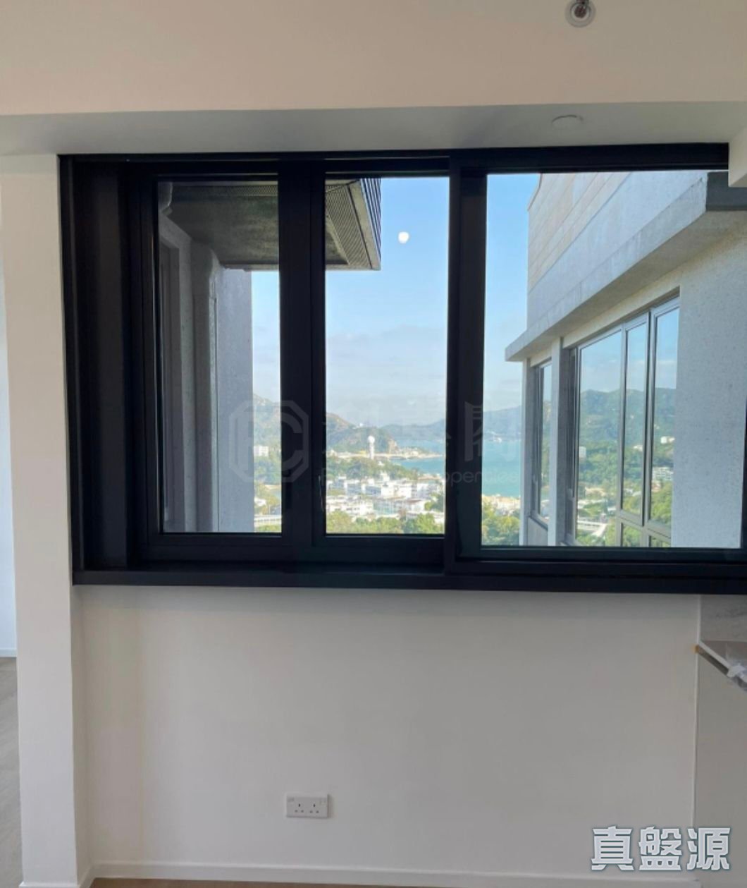 OMA BY THE SEA TOWER 2 Very High Floor Zone Flat C8 Sham Tseng/Castle Peak Road