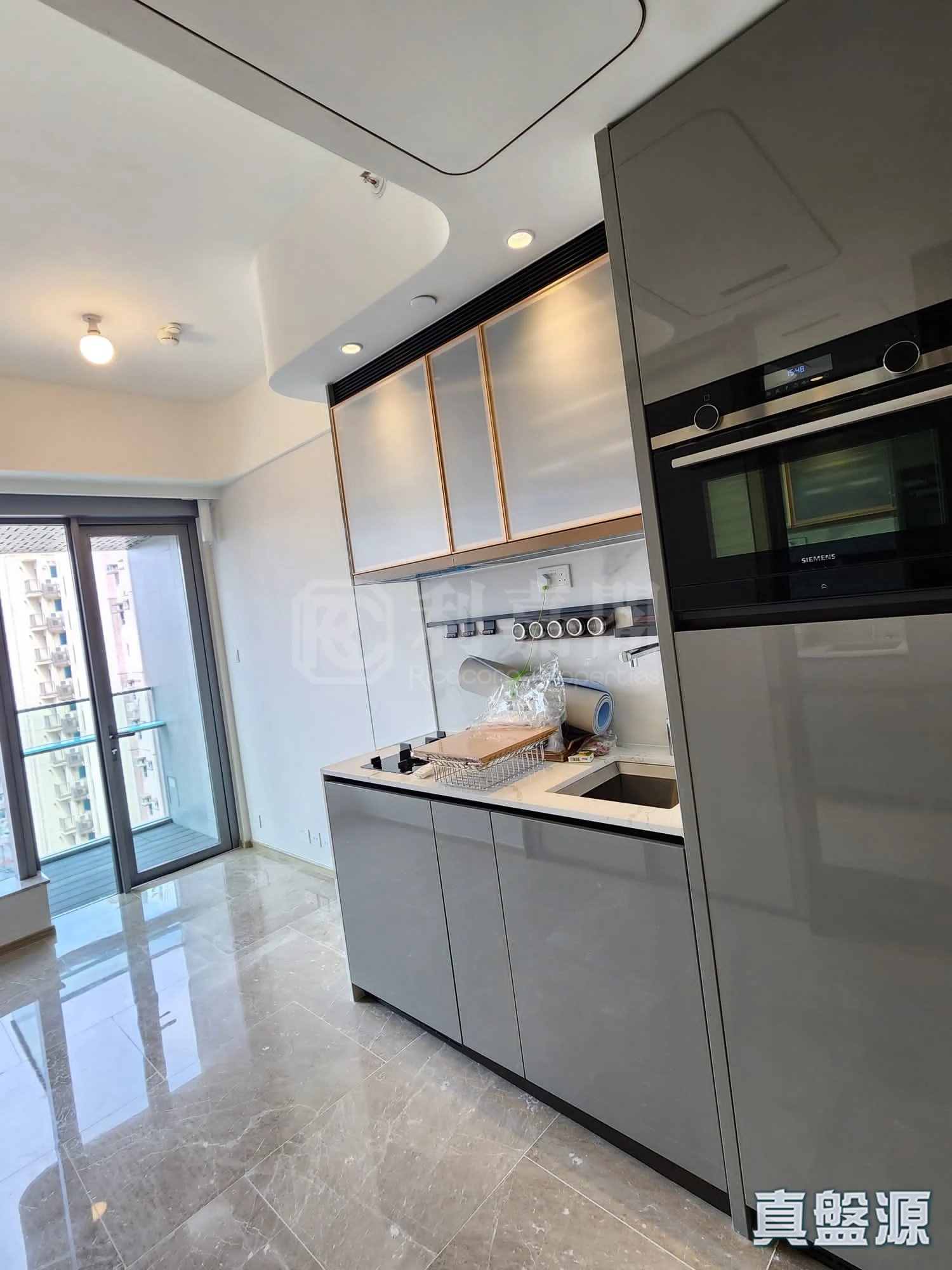 CAINE HILL High Floor Zone Flat B Mid-Levels West