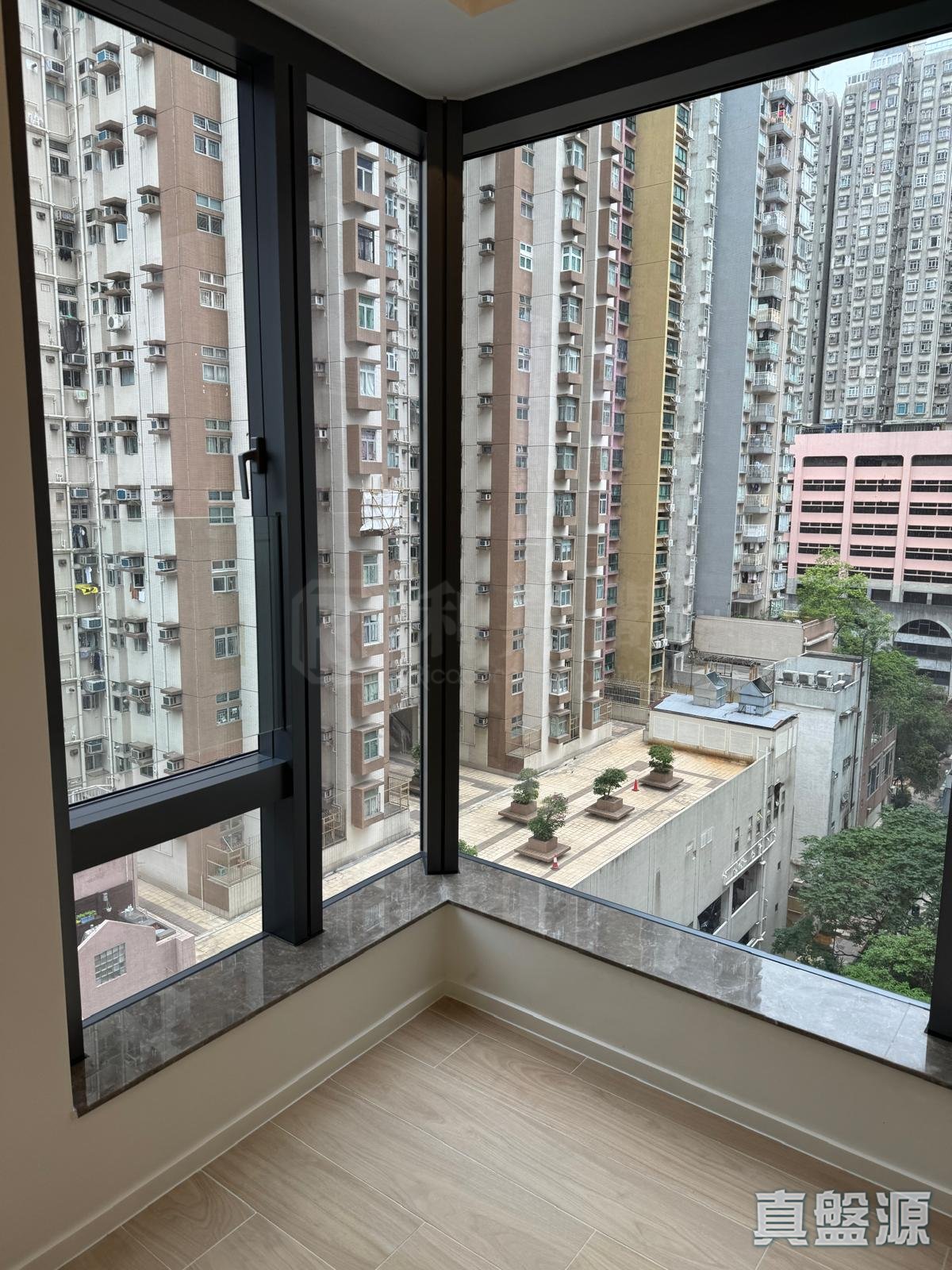DES VOEUX W RESIDENCE Low Floor Zone Flat F Central/Sheung Wan/Western District