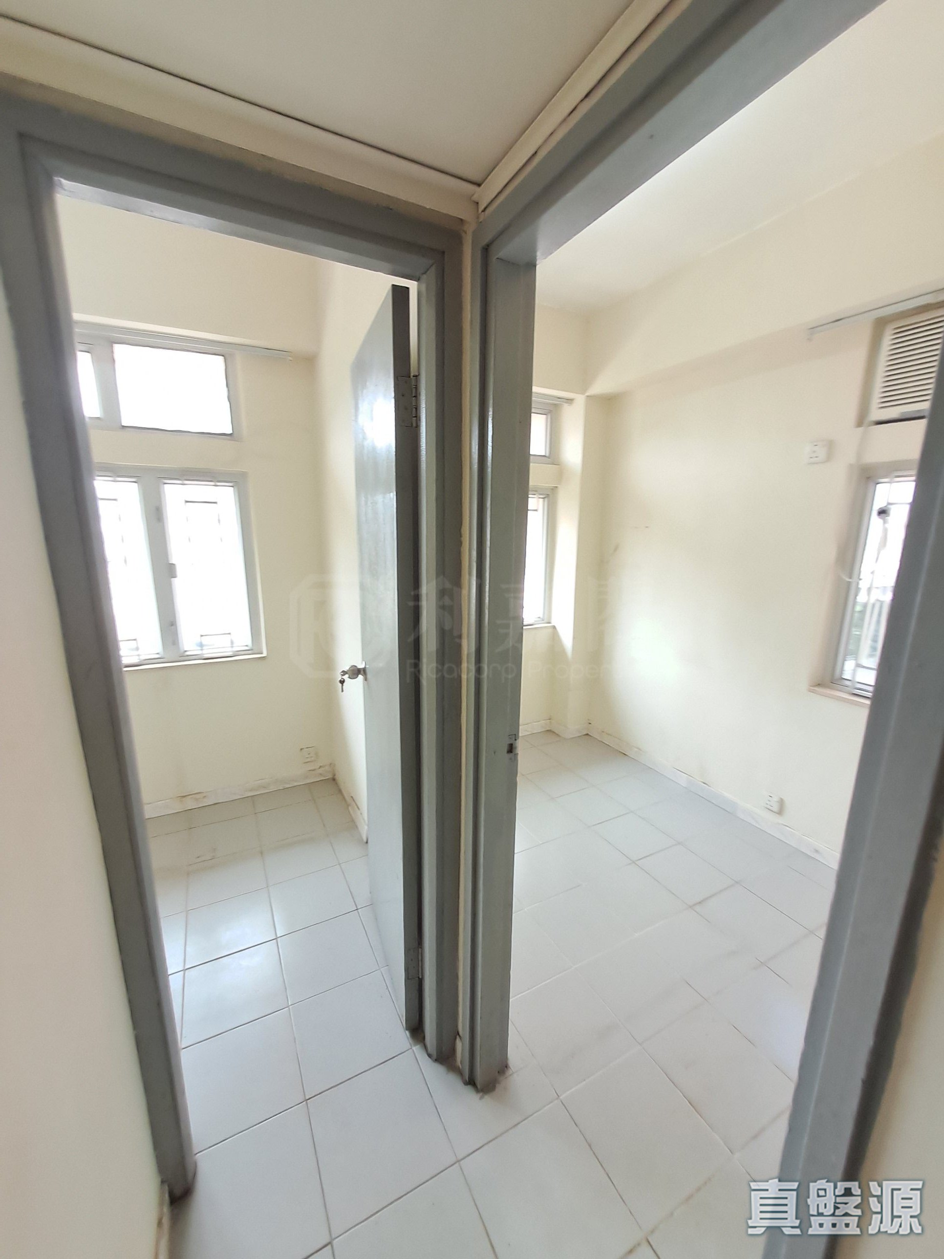 九洲大厦 中层 D室 西九龙