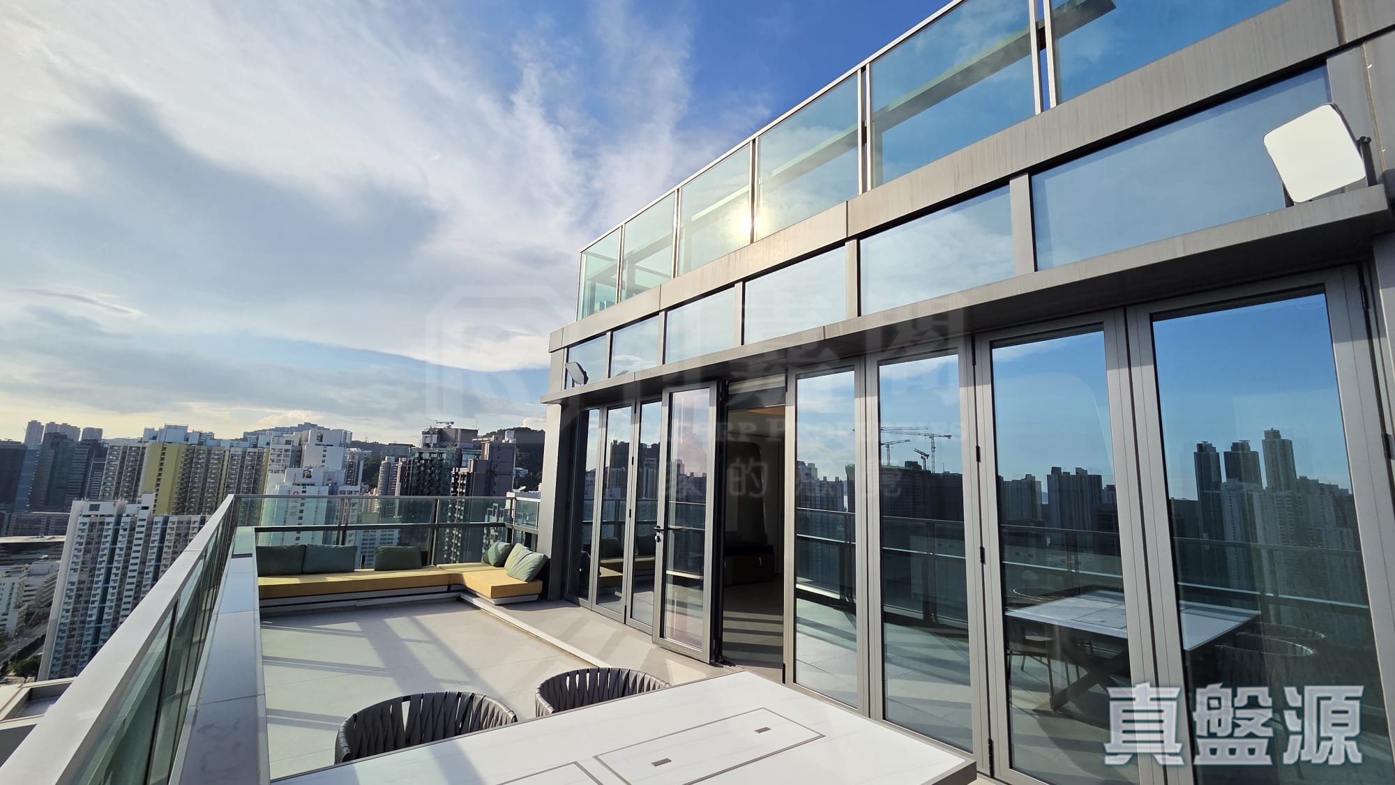 THE CAMPTON 極高層 A室 西九龍