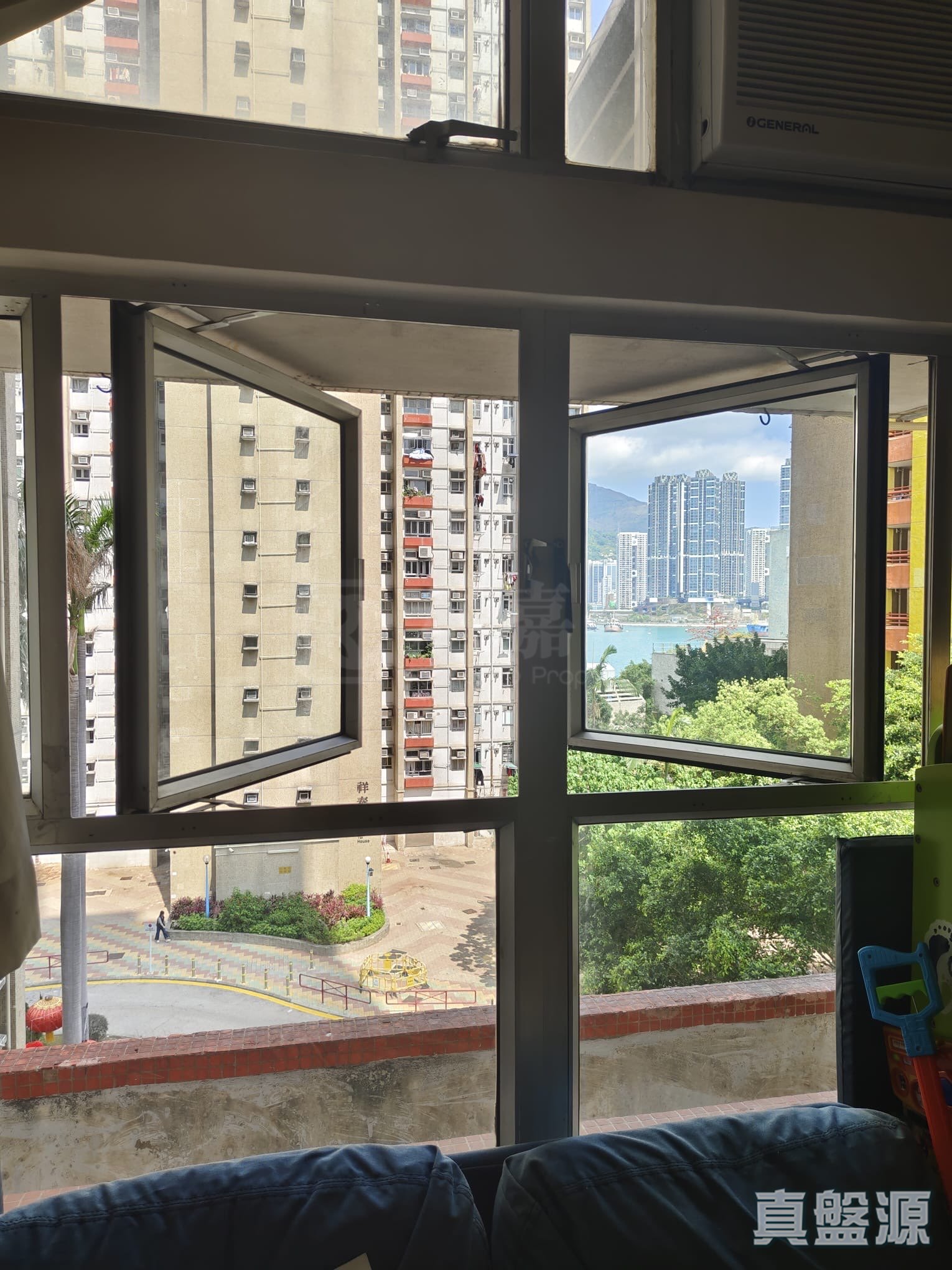 青泰苑 鸿泰阁 (G座) 03室 青衣