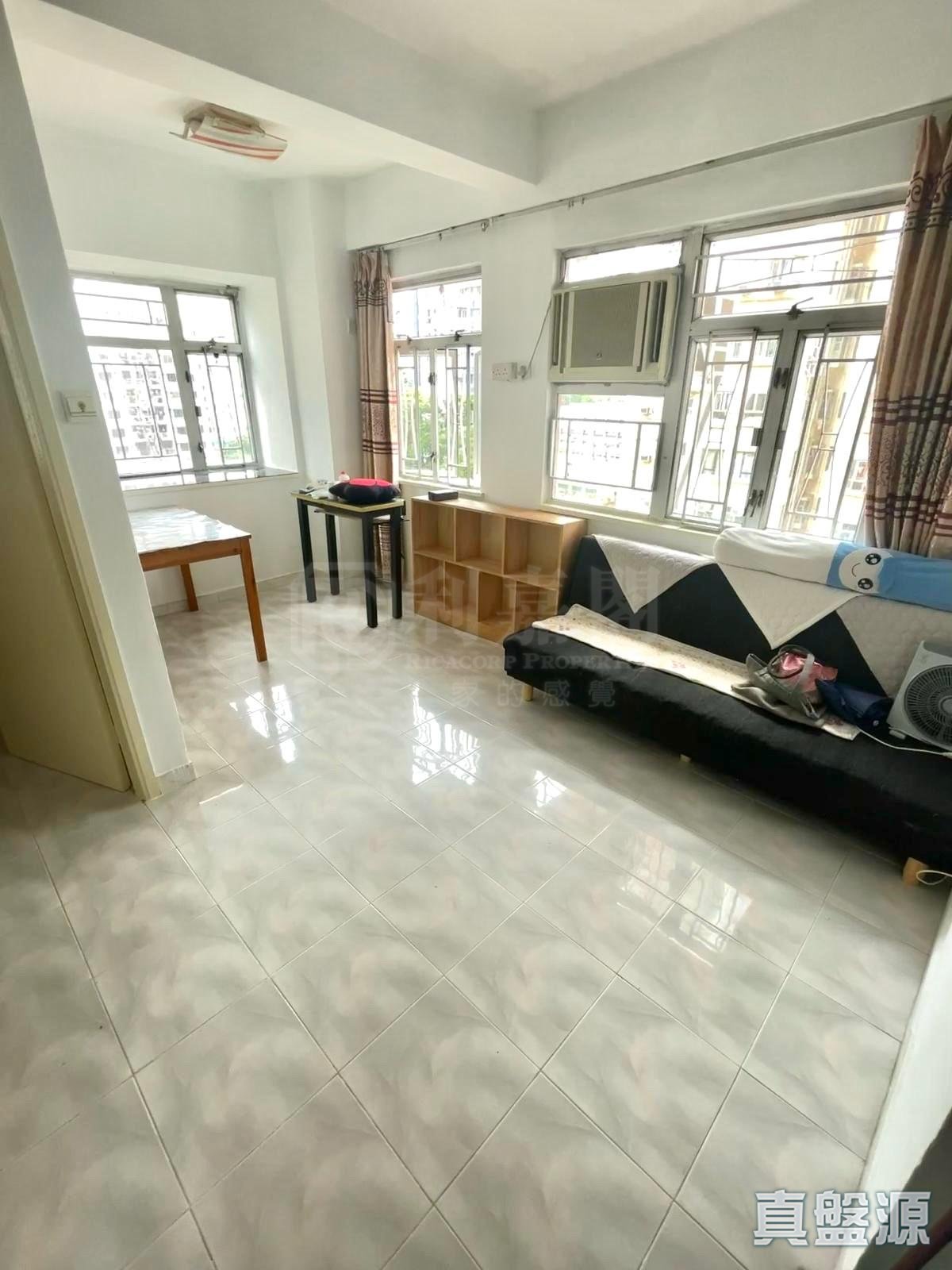 金宝大厦 中层 E室 屯门