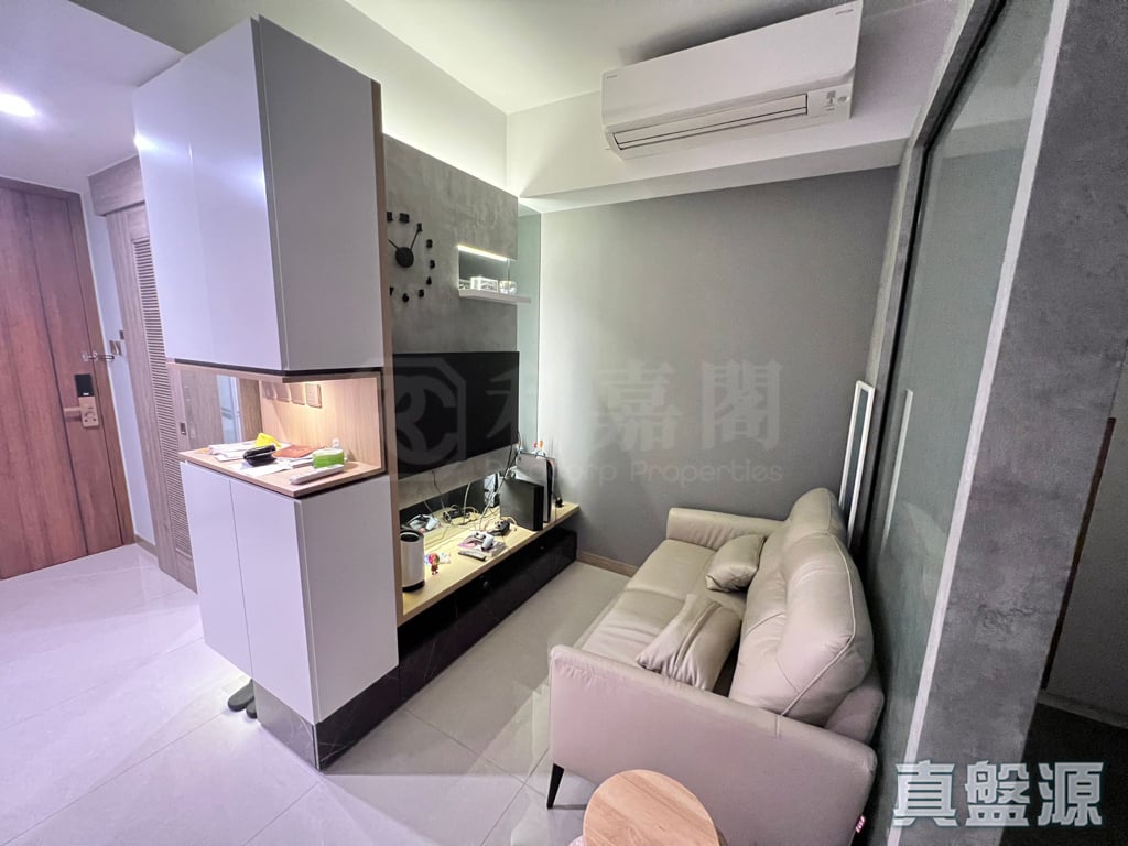 THE AURORA TOWER 2 Low Floor Zone Flat D Tsuen Wan