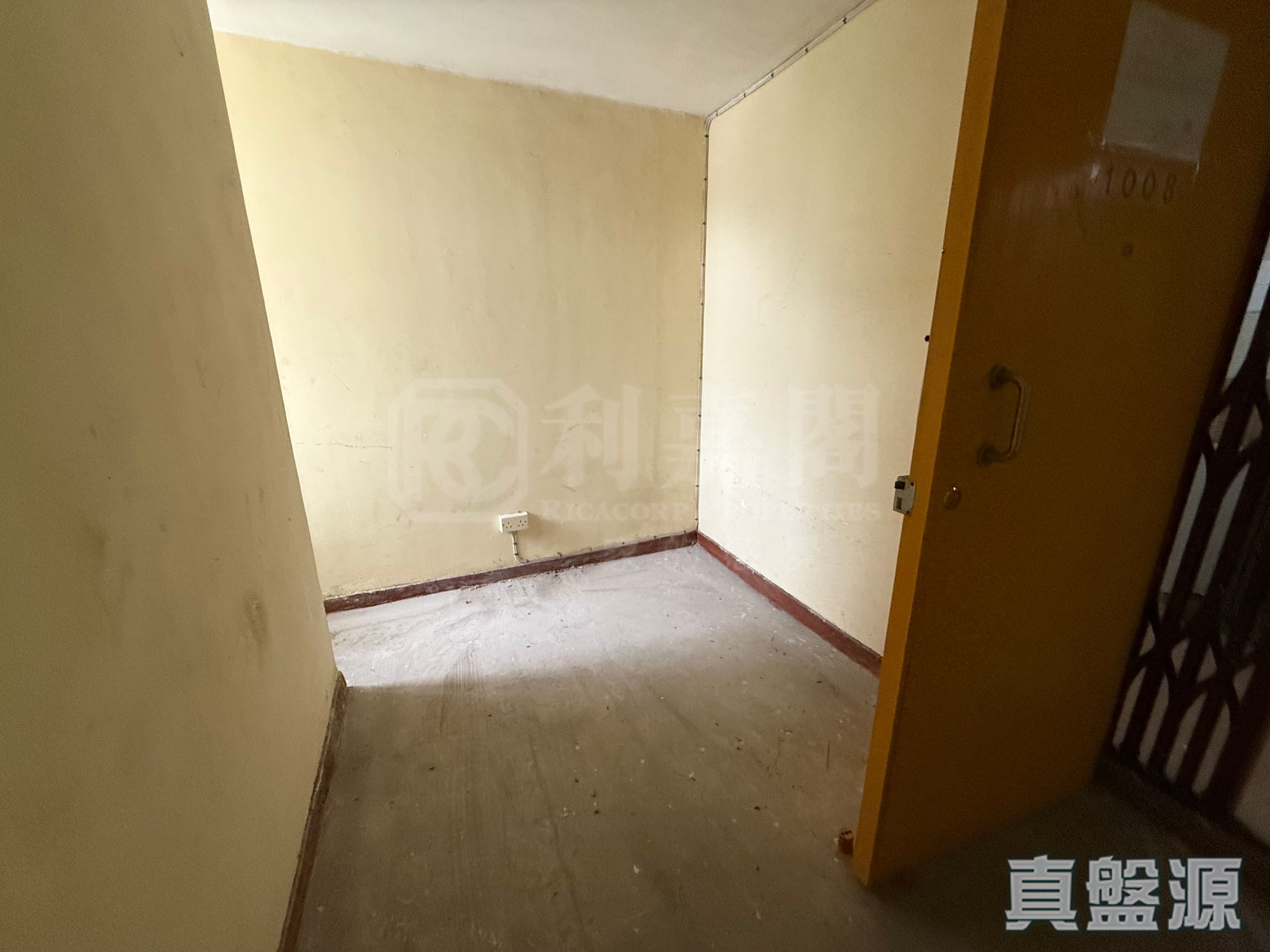 LEUNG KING ESTATE LEUNG WAI HOUSE (BLOCK 1) Medium Floor Zone Tuen Mun