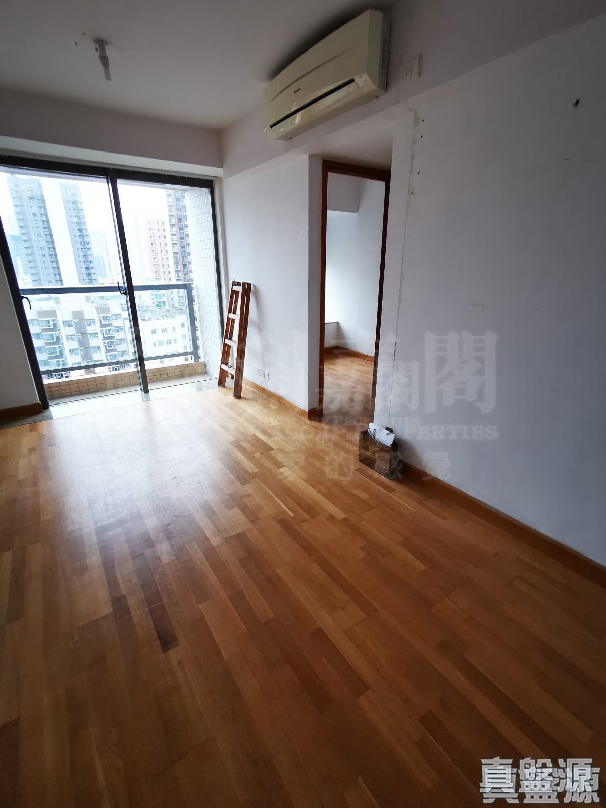 喜雅 1座 中层 C室 西九龙