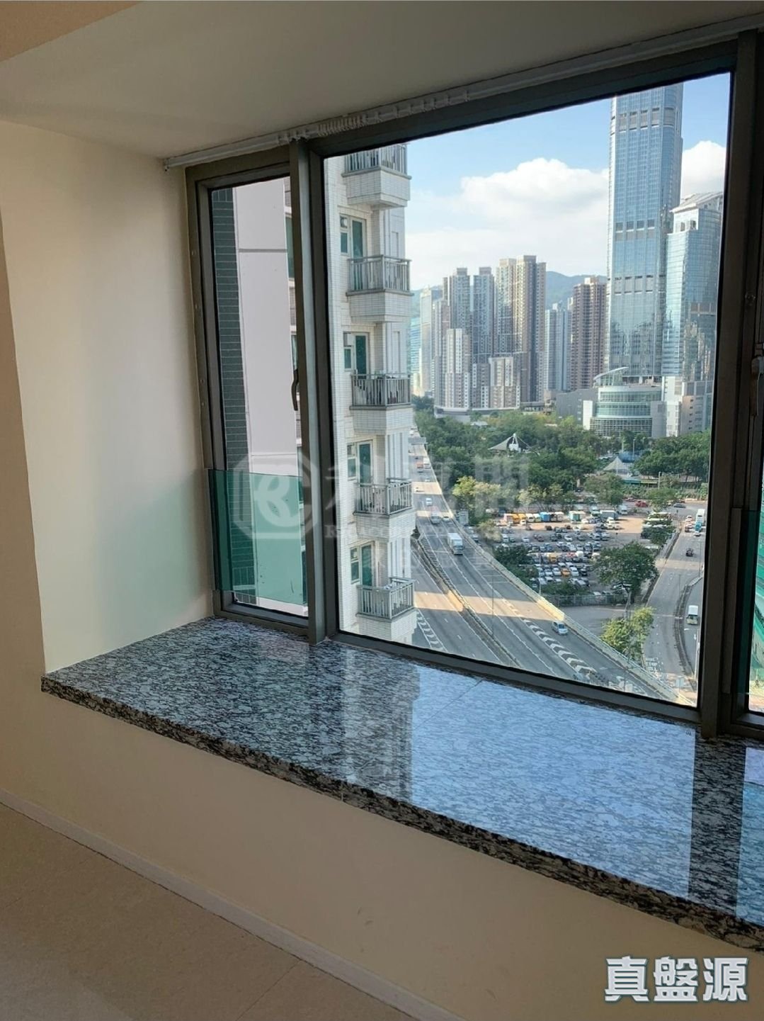 環宇海灣 8座 中層 D室 荃灣