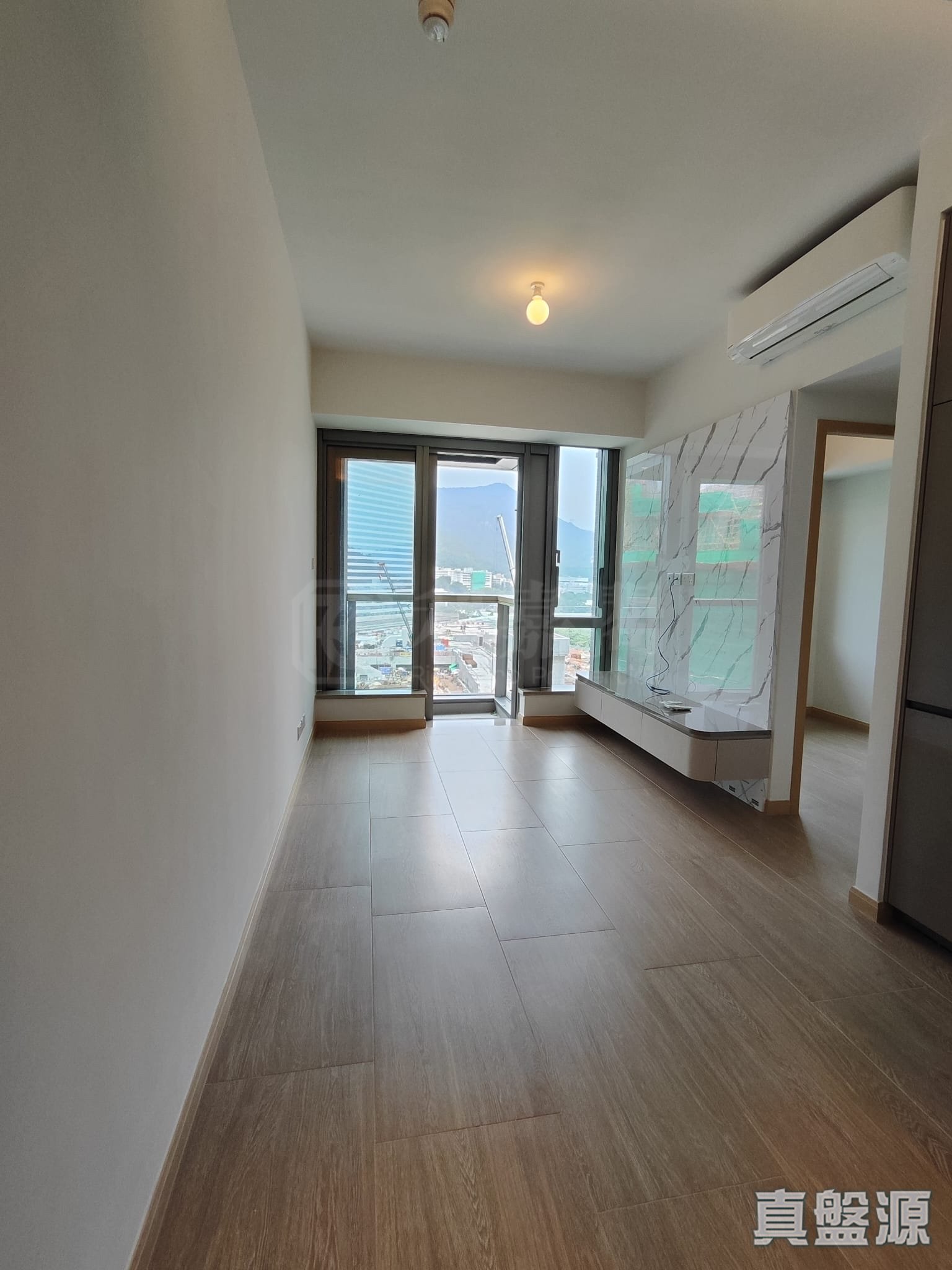 THE SOUTHSIDE PHASE 2 LA MARINA - Tower 1 (1a) Medium Floor Zone Flat E Wong Chuk Hang/Sham Wan