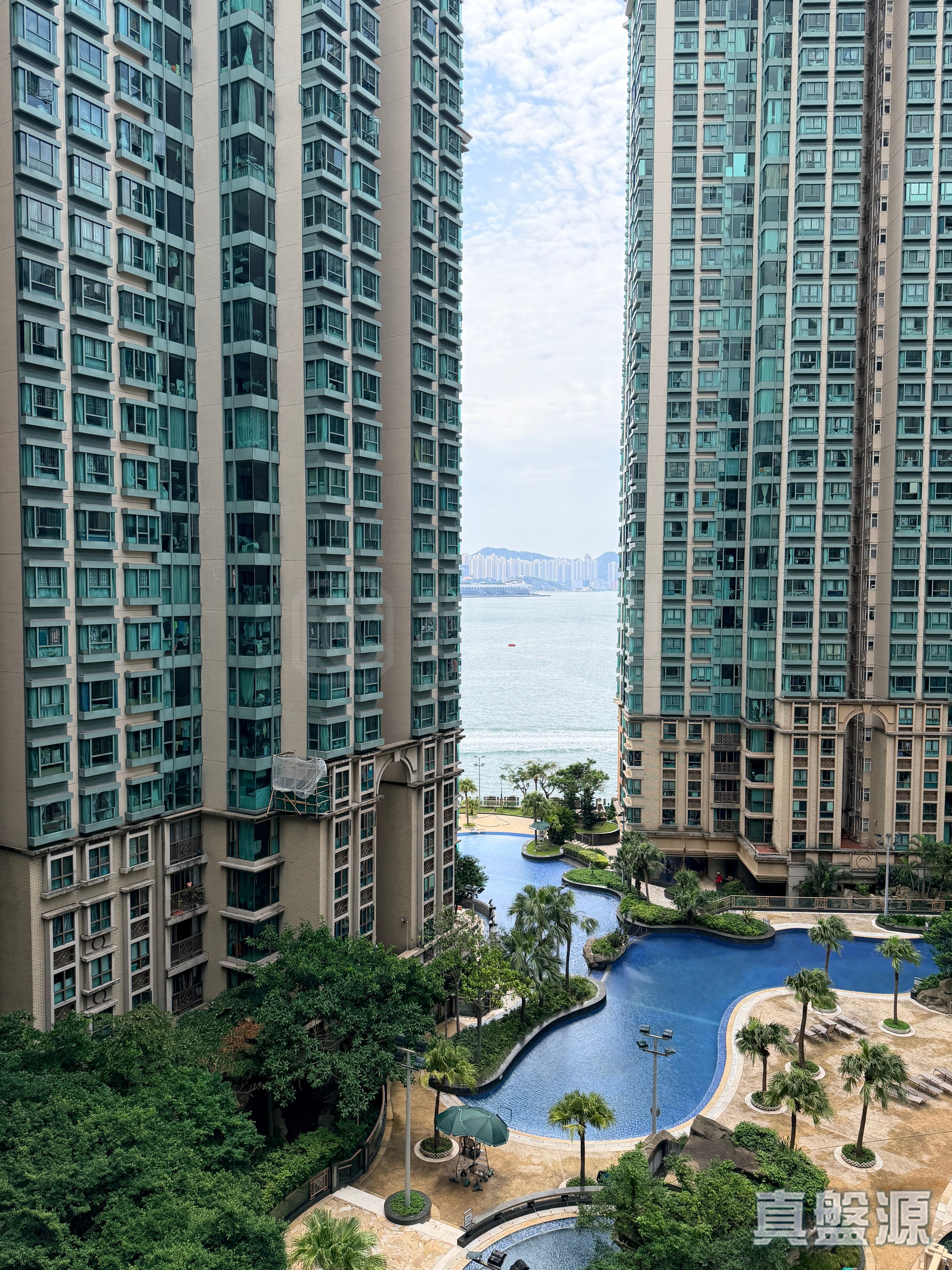 LAGUNA VERDE PHASE 3 COSTA DEL SOL - Tower 11 Medium Floor Zone Flat B Hung Hom/Whampoa/Laguna Verde