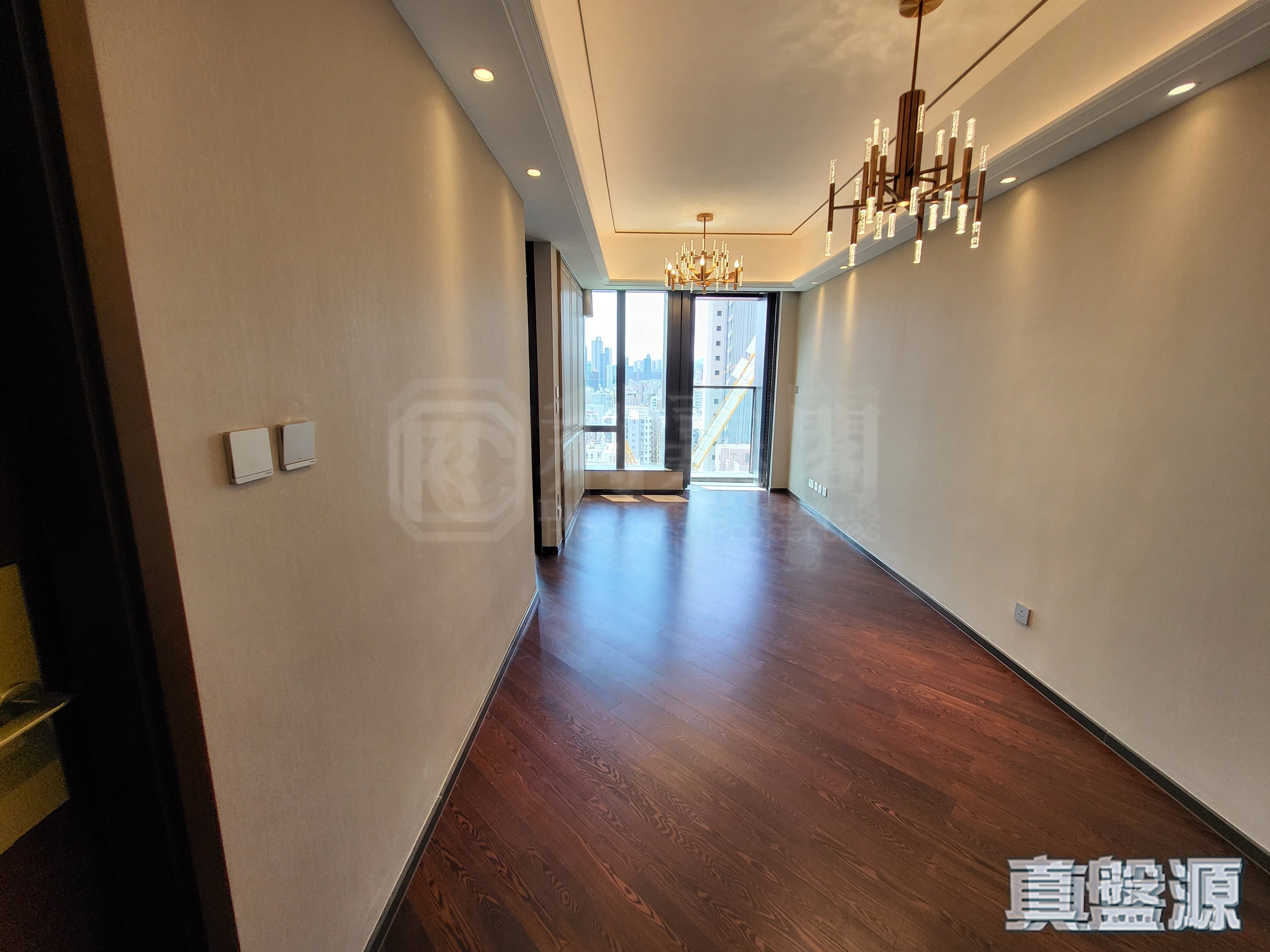 睿峰 東翼 高層 E室 西九龍