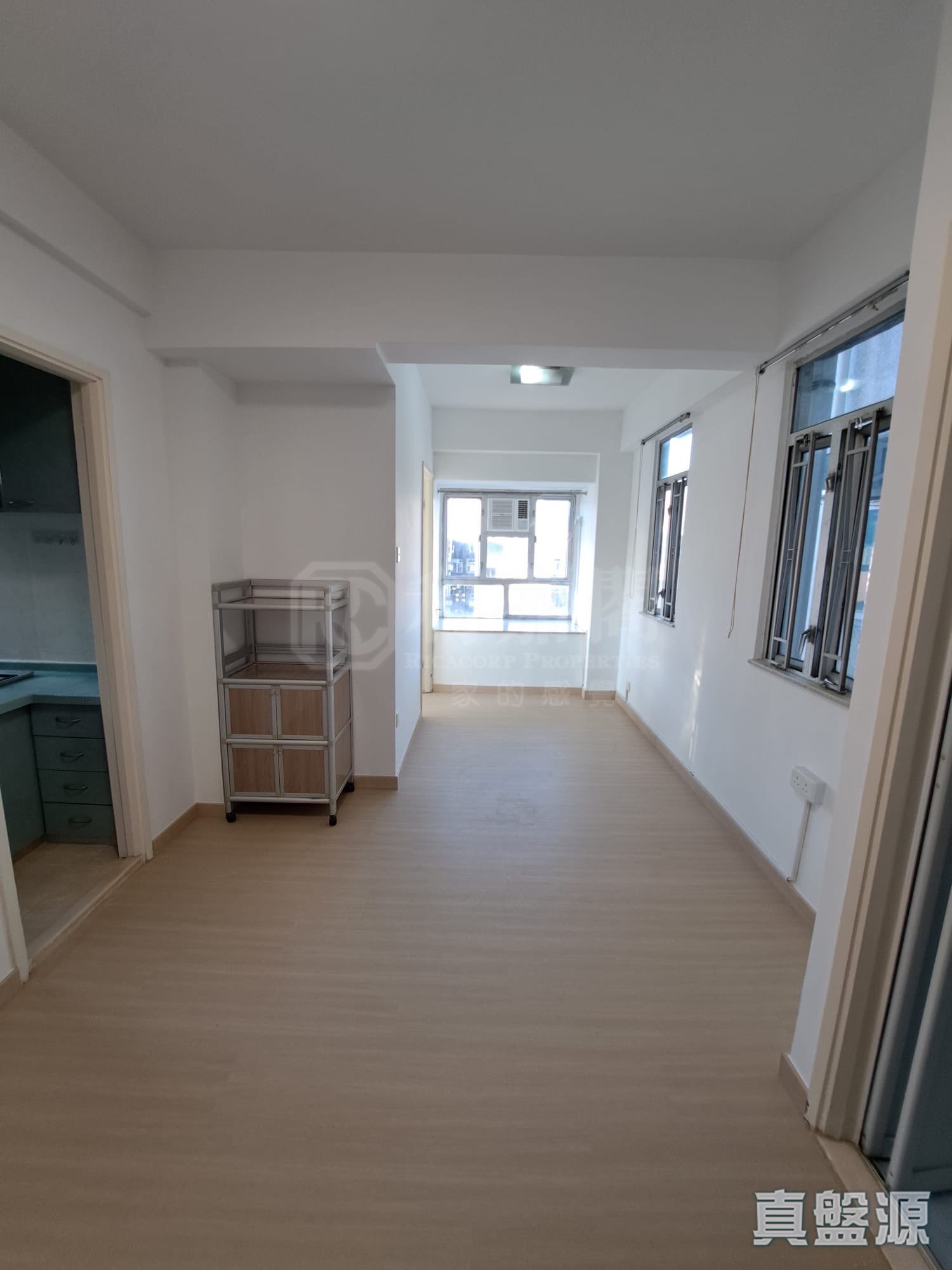 GOLDEN LION GARDEN PHASE 1 - Golden Carnival Court (block D) Very High Floor Zone Flat 4 Tai Wai