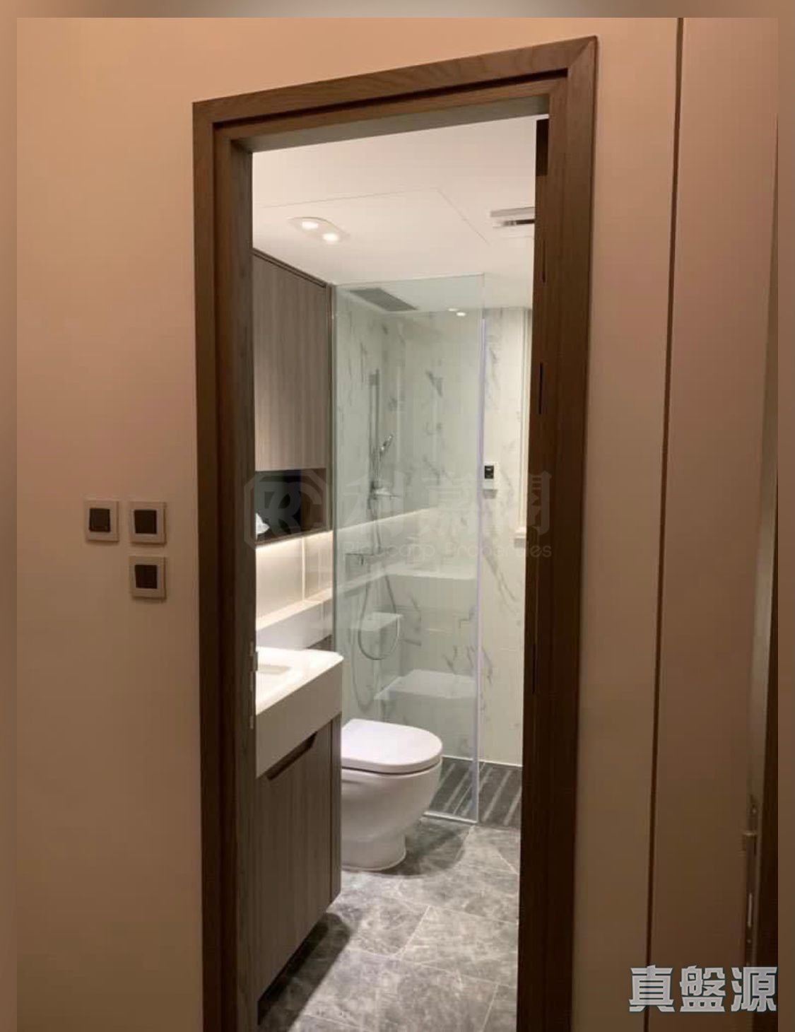 ONE EIGHTY Medium Floor Zone Flat A Sai Wan Ho/Shau Kei Wan