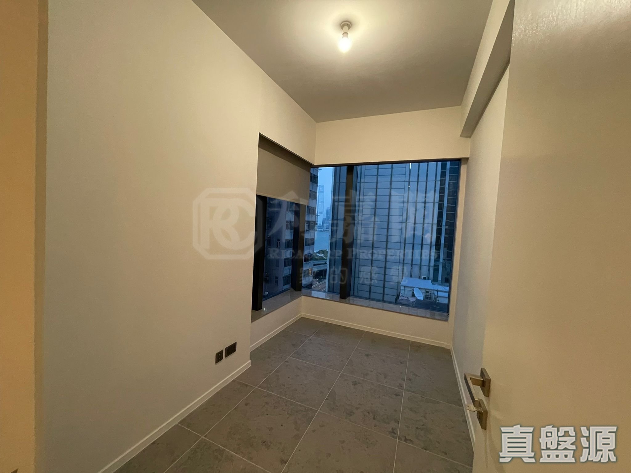 BOHEMIAN HOUSE High Floor Zone Flat A Central/Sheung Wan/Western District