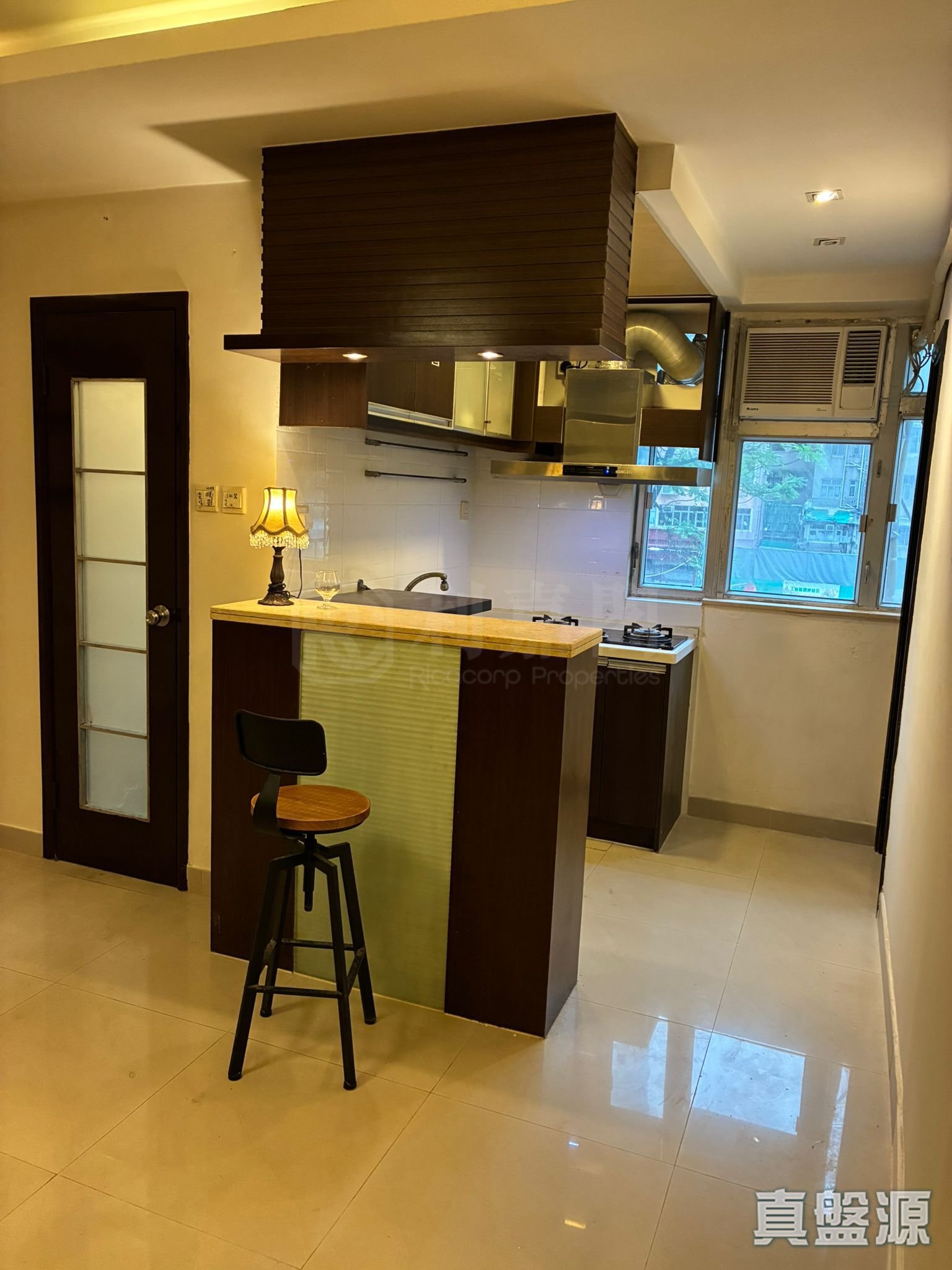 SHUN HING BUILDING Low Floor Zone Flat 11 Mong Kok/Yau Ma Tei