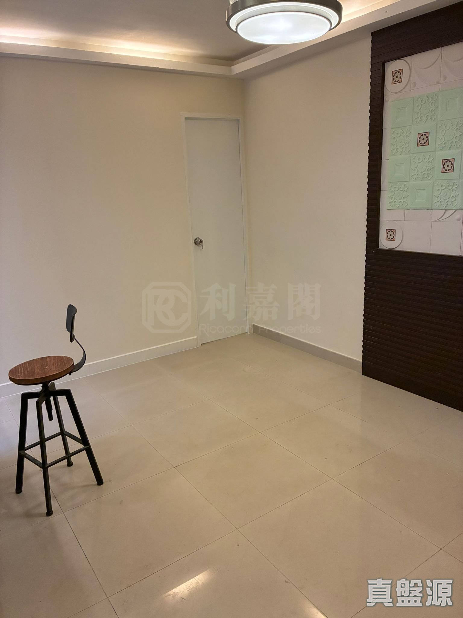 SHUN HING BUILDING Low Floor Zone Flat 11 Mong Kok/Yau Ma Tei