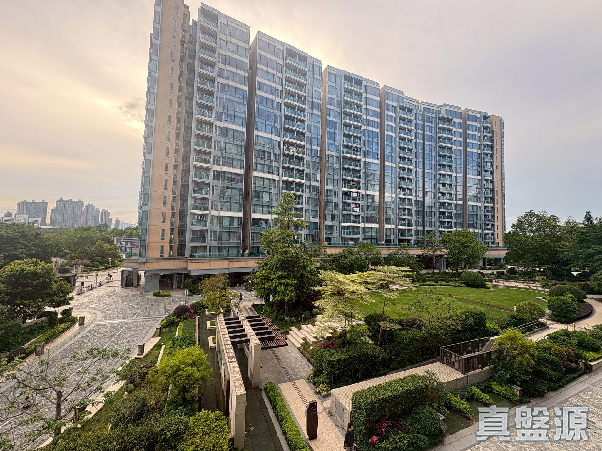 峻峦 2A期 PARK YOHO GENOVA 16B座 低层 C室 元朗