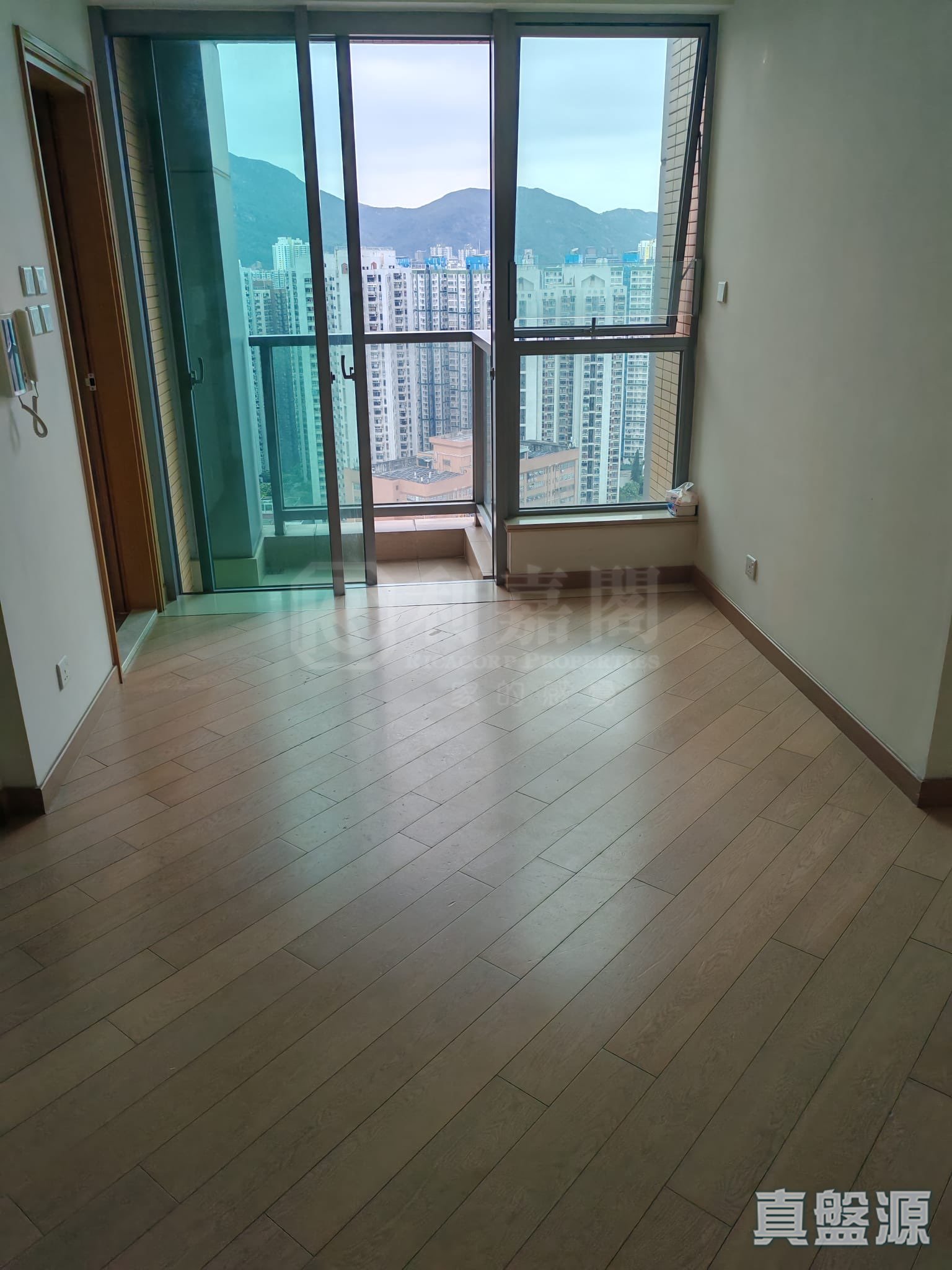 CENTURY GATEWAY PHASE 2 - Tower 8 Tuen Mun