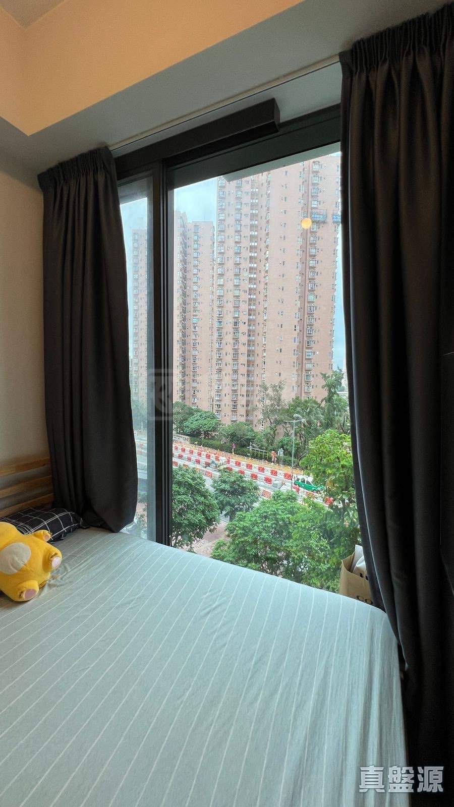 THE ROYALE PHASE 2 STARFRONT ROYALE - Tower 1 Low Floor Zone Flat 8 Sham Tseng/Castle Peak Road