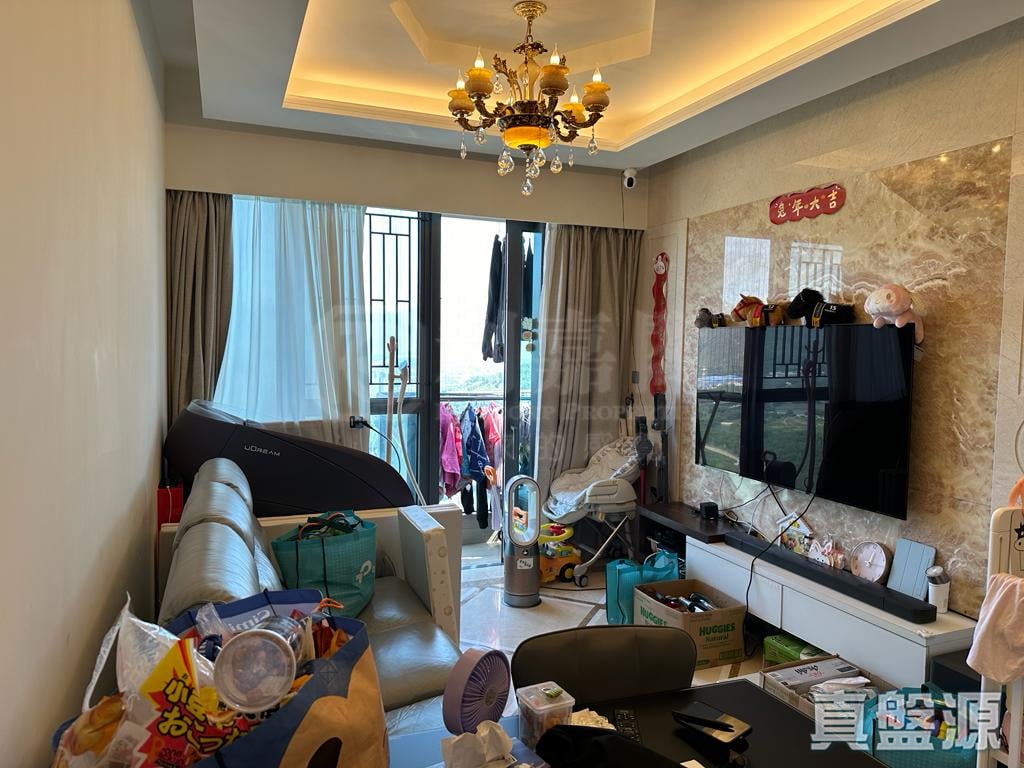 GRAND YOHO PHASE 1 - Tower 10 High Floor Zone Flat B Yuen Long