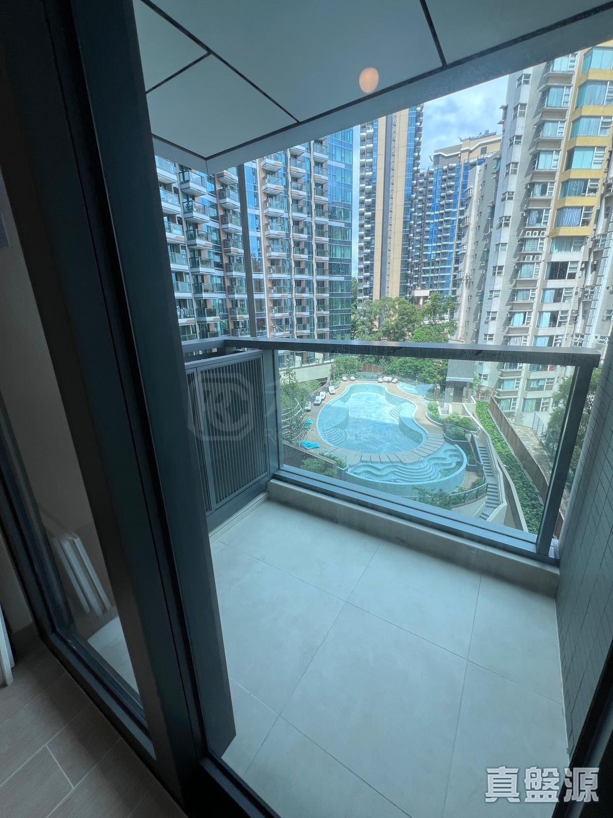 GOLD COAST BAY PHASE 2 THE RESERVE - Tower 1 (1a) Low Floor Zone Flat G Sham Tseng/Castle Peak Road