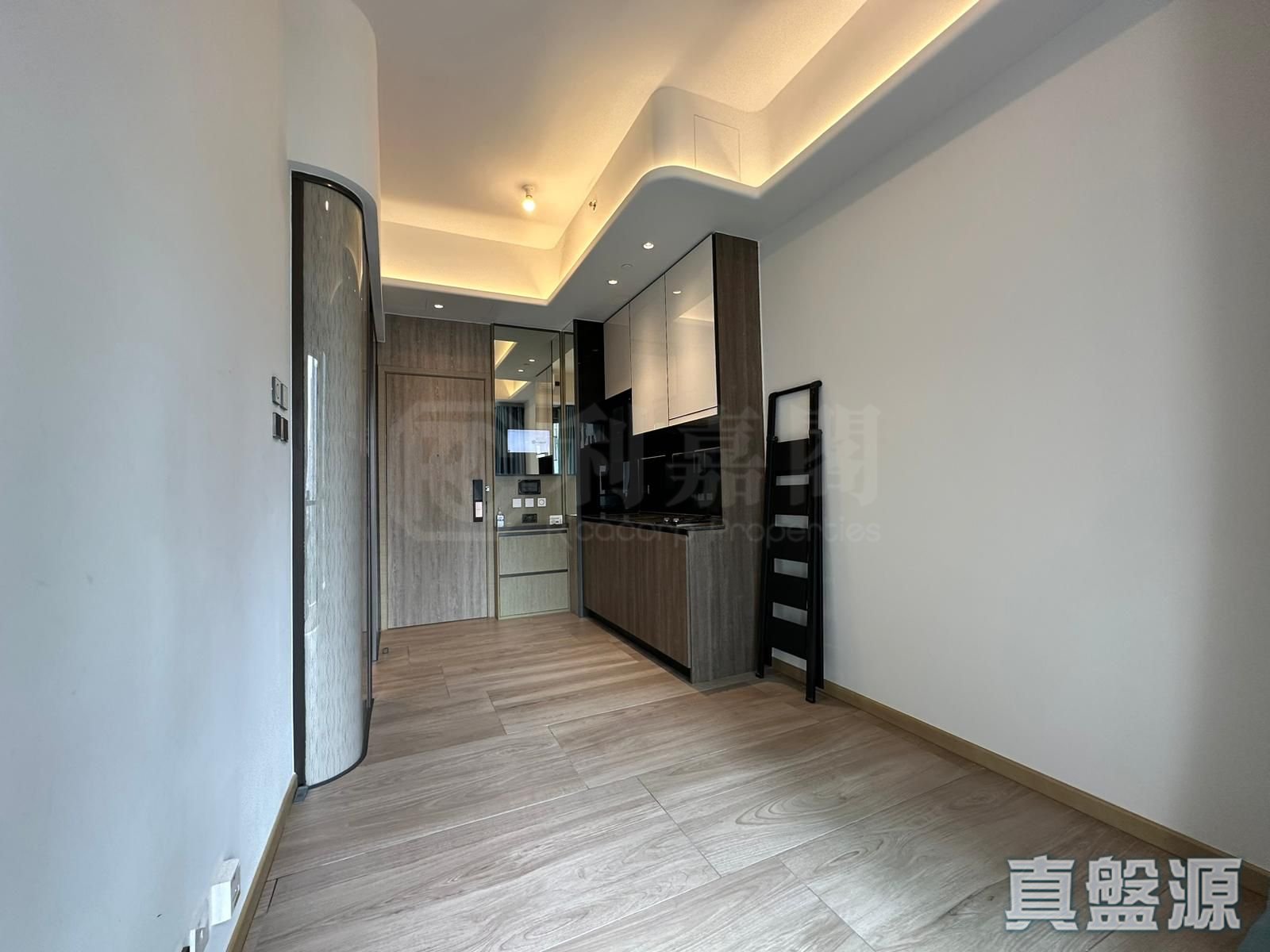 TWO．ARTLANE Medium Floor Zone Flat K Central/Sheung Wan/Western District