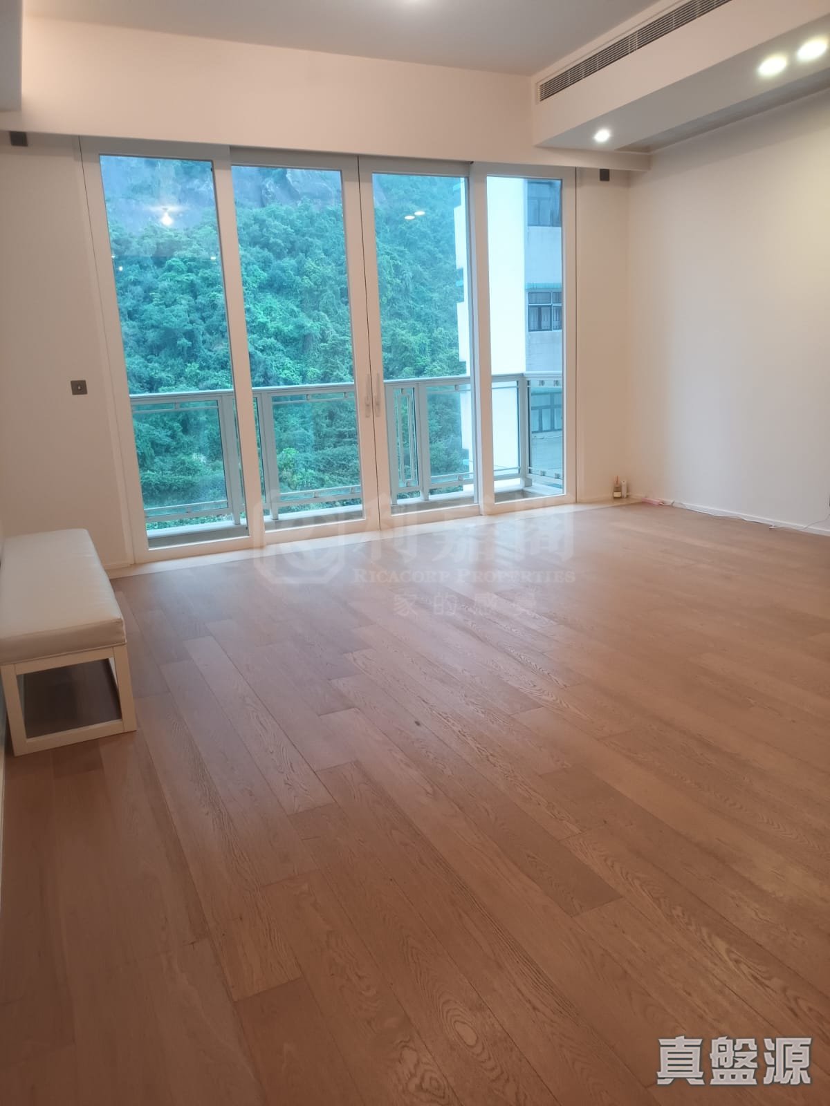 THE MORGAN Very High Floor Zone Flat A Mid-Levels West