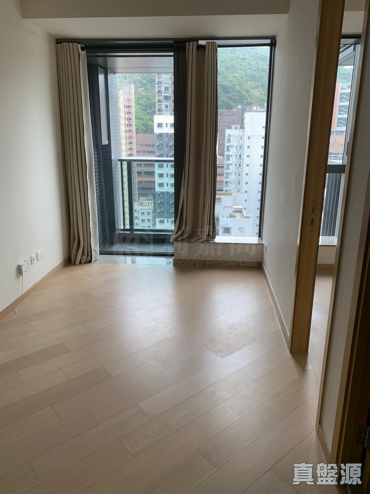 NOVUM WEST TOWER 3 Very High Floor Zone Flat B Central/Sheung Wan/Western District