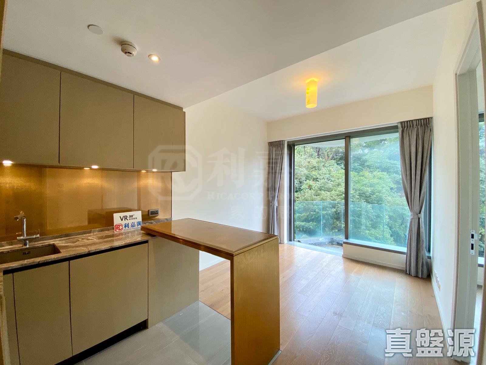 何文田山畔 2座