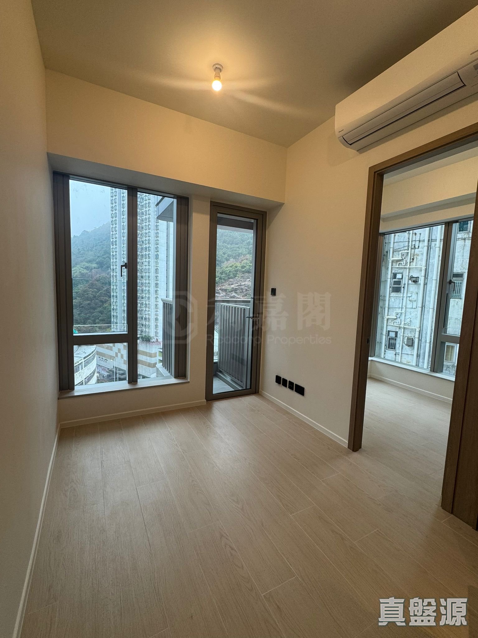 FINNIE Medium Floor Zone Flat A Quarry Bay/Kornhill/Taikoo Shing