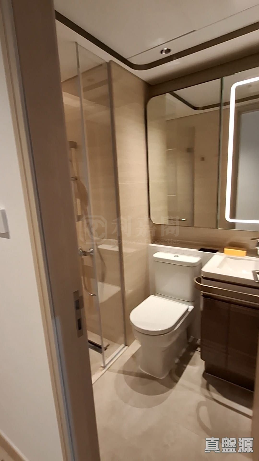 GOLD COAST BAY PHASE 1 THE UPPLAND - Tower 5b Medium Floor Zone Flat M Sham Tseng/Castle Peak Road