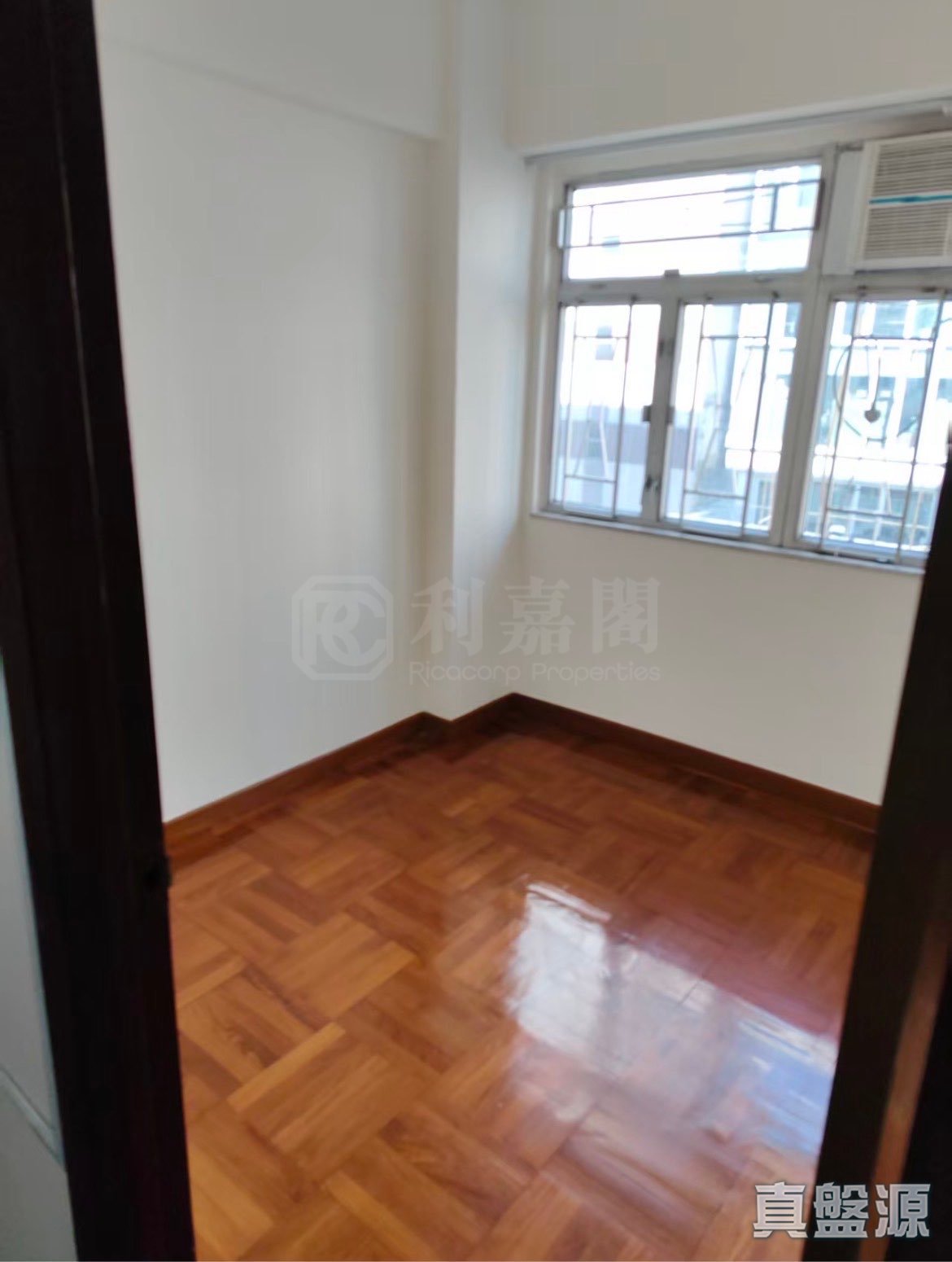 鸿裕大厦 B座 高层 B10室 西九龙