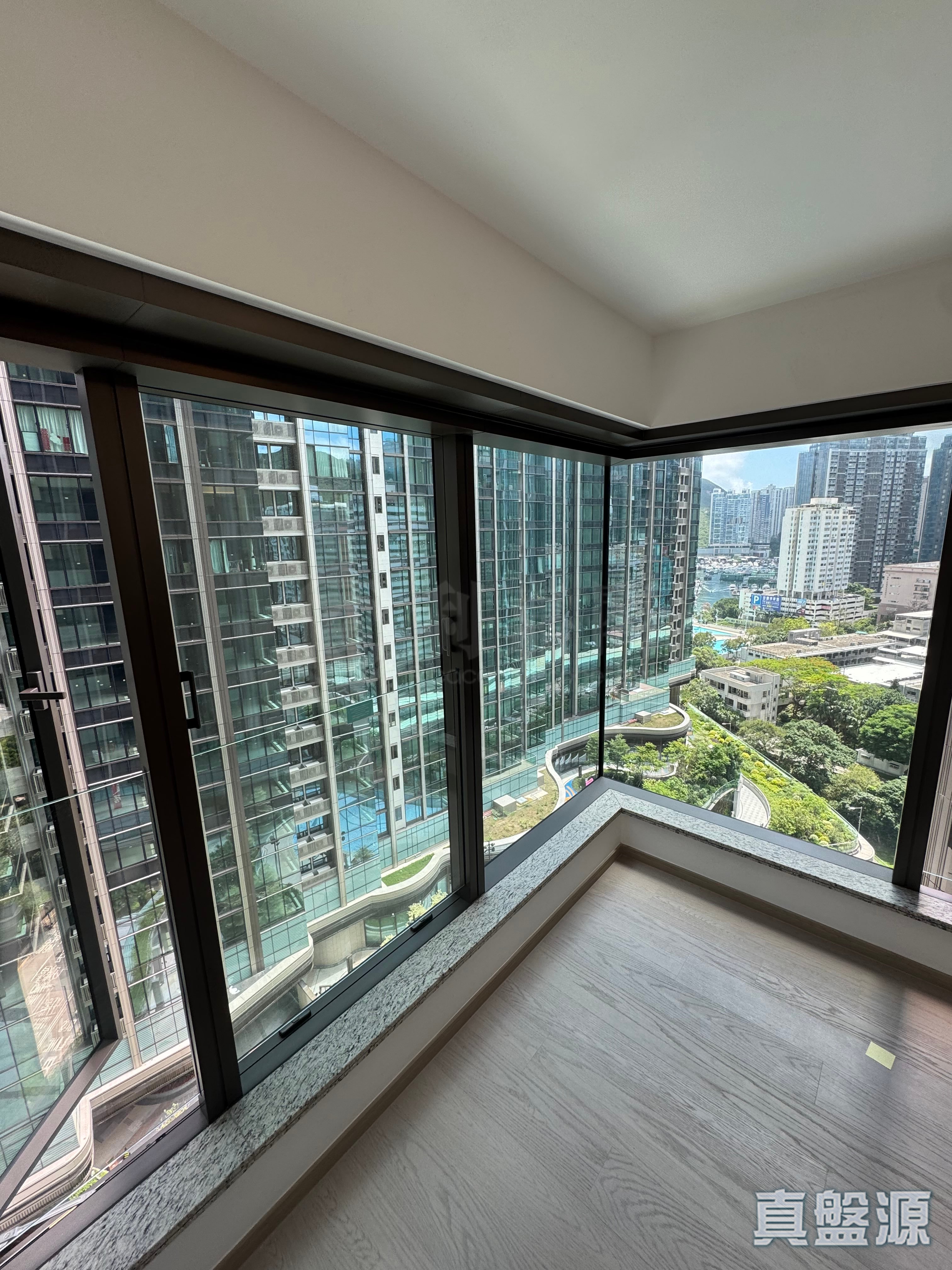 THE SOUTHSIDE PHASE 3C BLUE COAST II - Tower 3 Medium Floor Zone Flat J Wong Chuk Hang/Sham Wan