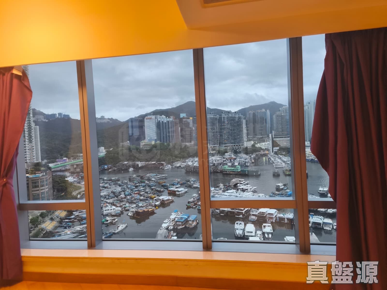 LARVOTTO TOWER 9 Medium Floor Zone Flat B Ap Lei Chau