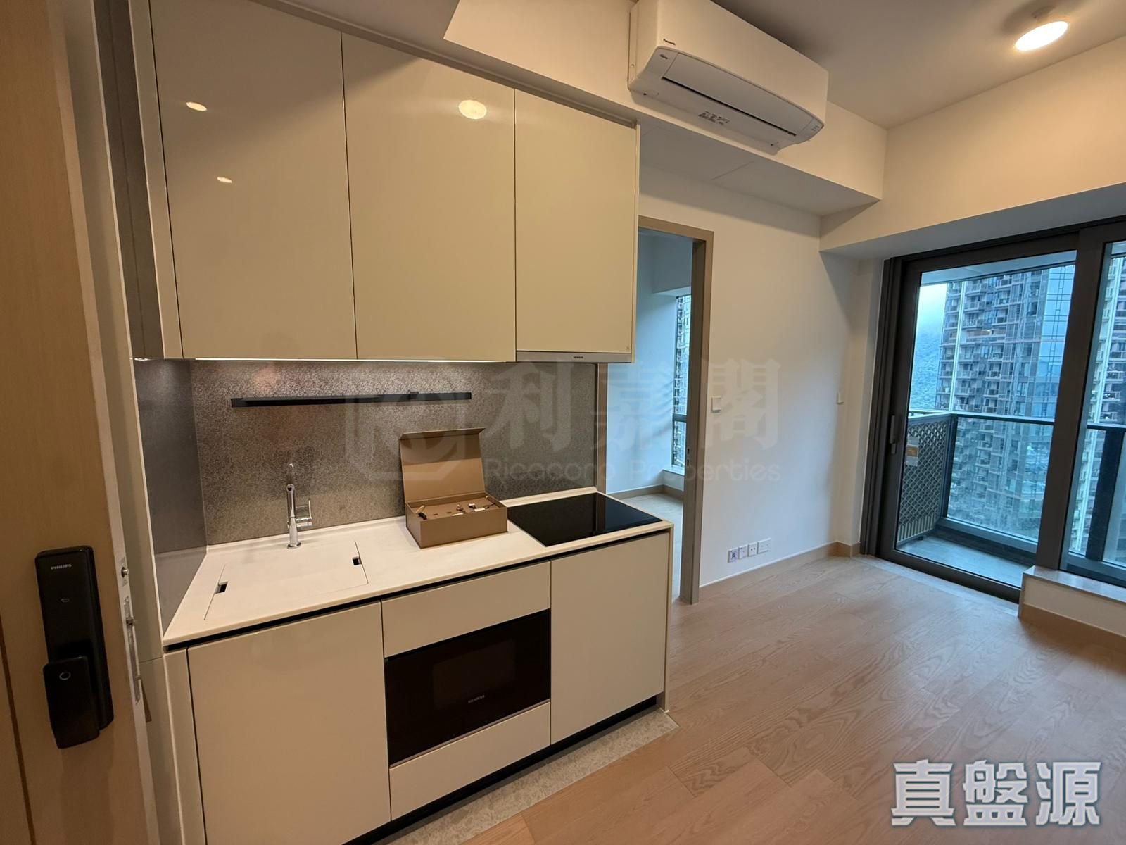 LOHAS PARK PHASE 12B PARK SEASONS - Tower 2 (2b) Very High Floor Zone Flat E Tseung Kwan O