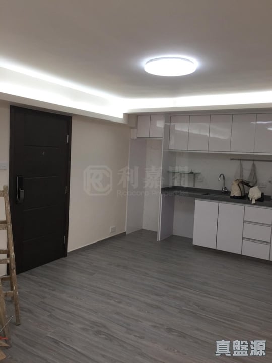 TAIKOO SHING KAO SHAN TERRACE - (t-14)  Loong Shan Mansion Low Floor Zone Flat C Quarry Bay/Kornhill/Taikoo Shing