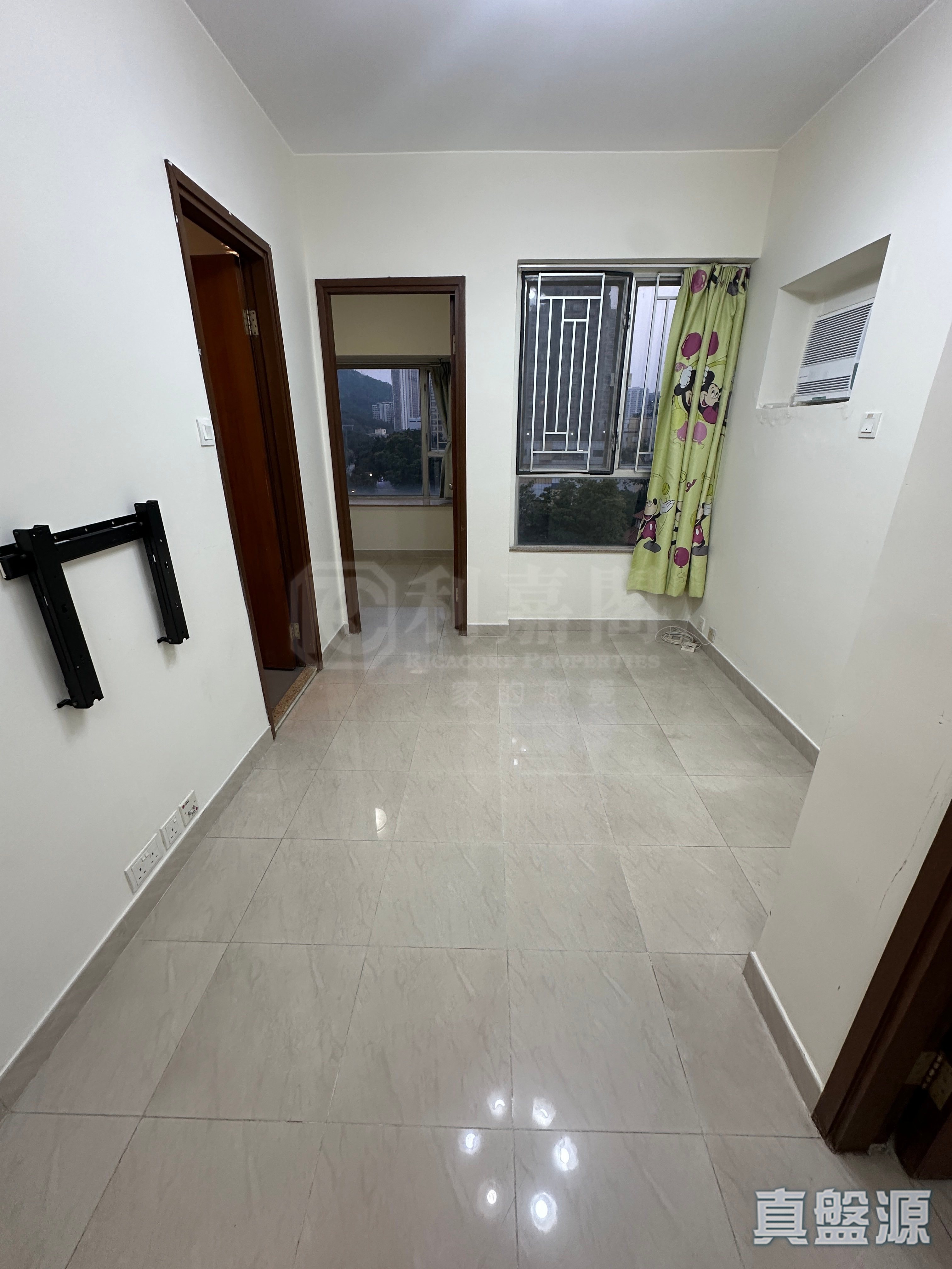 屯门市广场 3期 8座 低层 D室 屯门