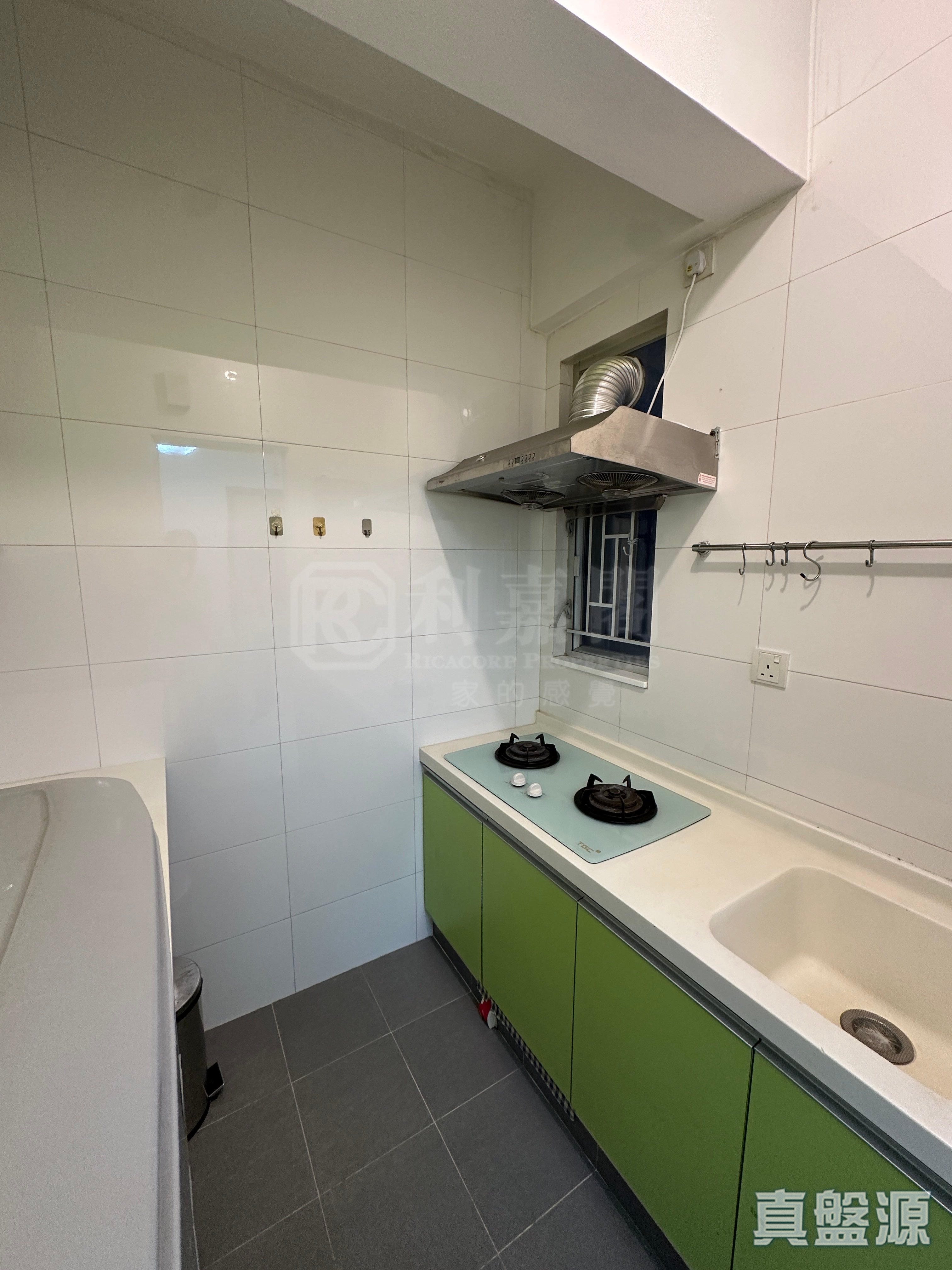 TUEN MUN TOWN PLAZA PHASE 3 - Block 8 Low Floor Zone Flat D Tuen Mun