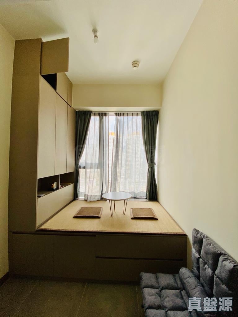 AVA 61 高層 D室 西九龍