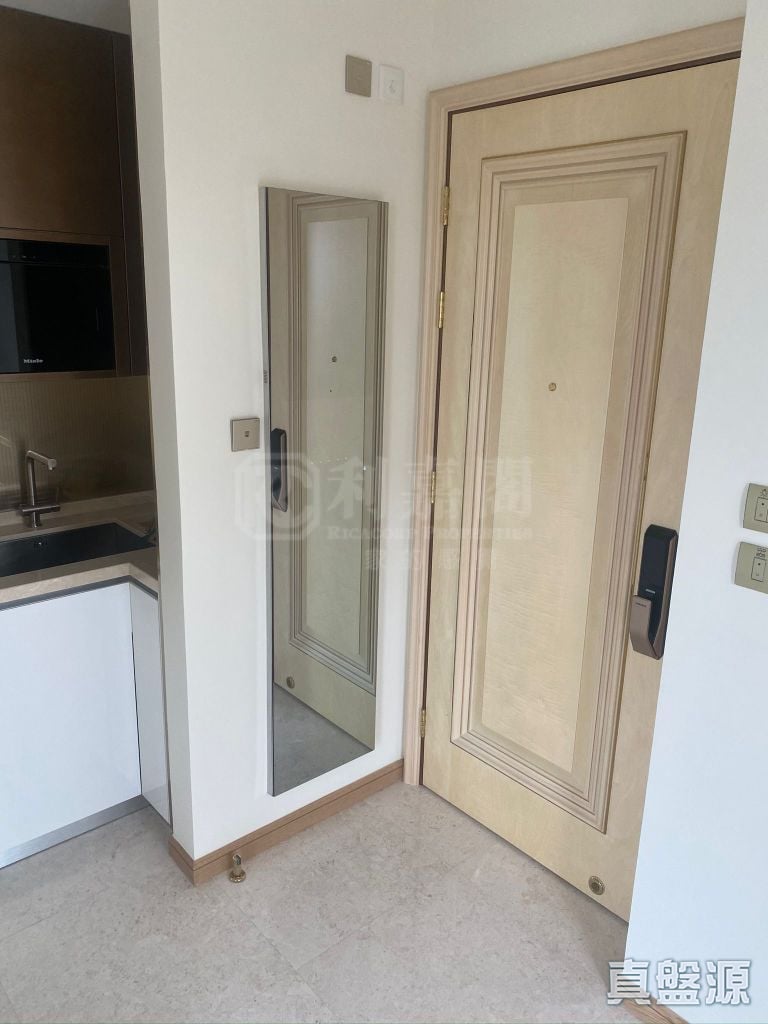 薄扶林道63號 2座 (EMERALD HOUSE) 高層 F室 西半山