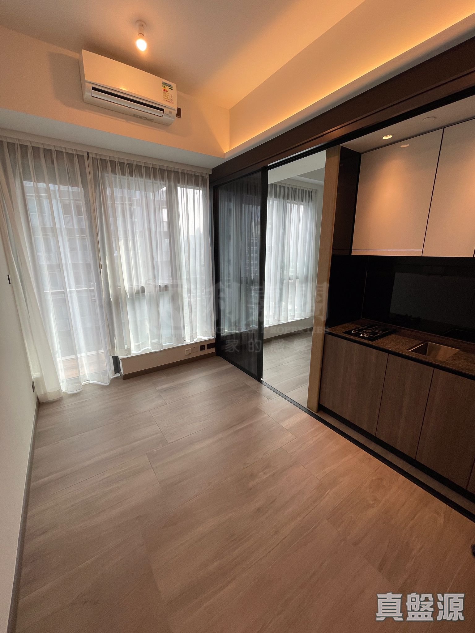 藝里坊．2號 極高層 E室 中上環/西區