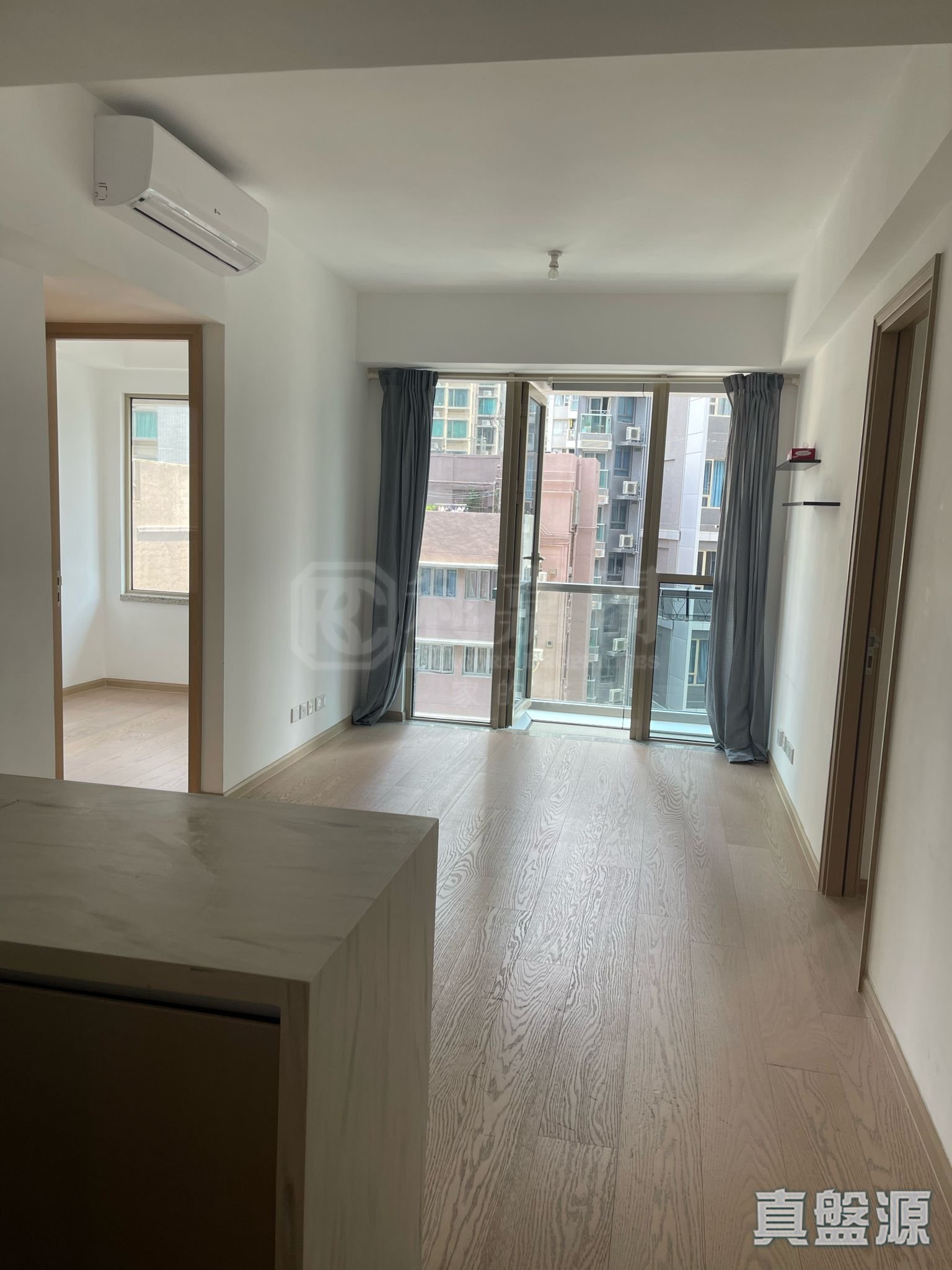 愛海頌 2座 中層 B室 西九龍