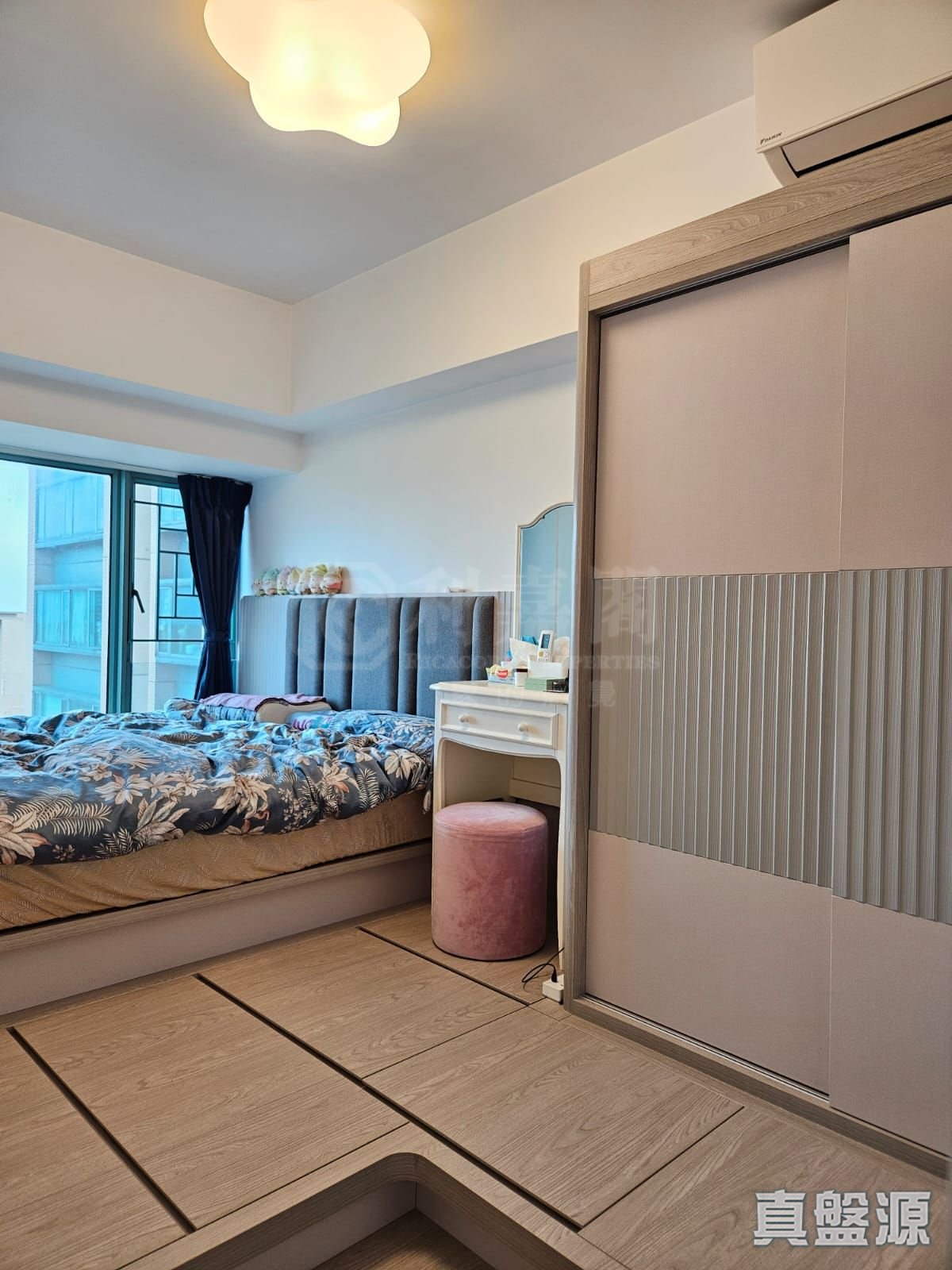 RAMBLER CREST TOWER 3 High Floor Zone Flat C Tsing Yi