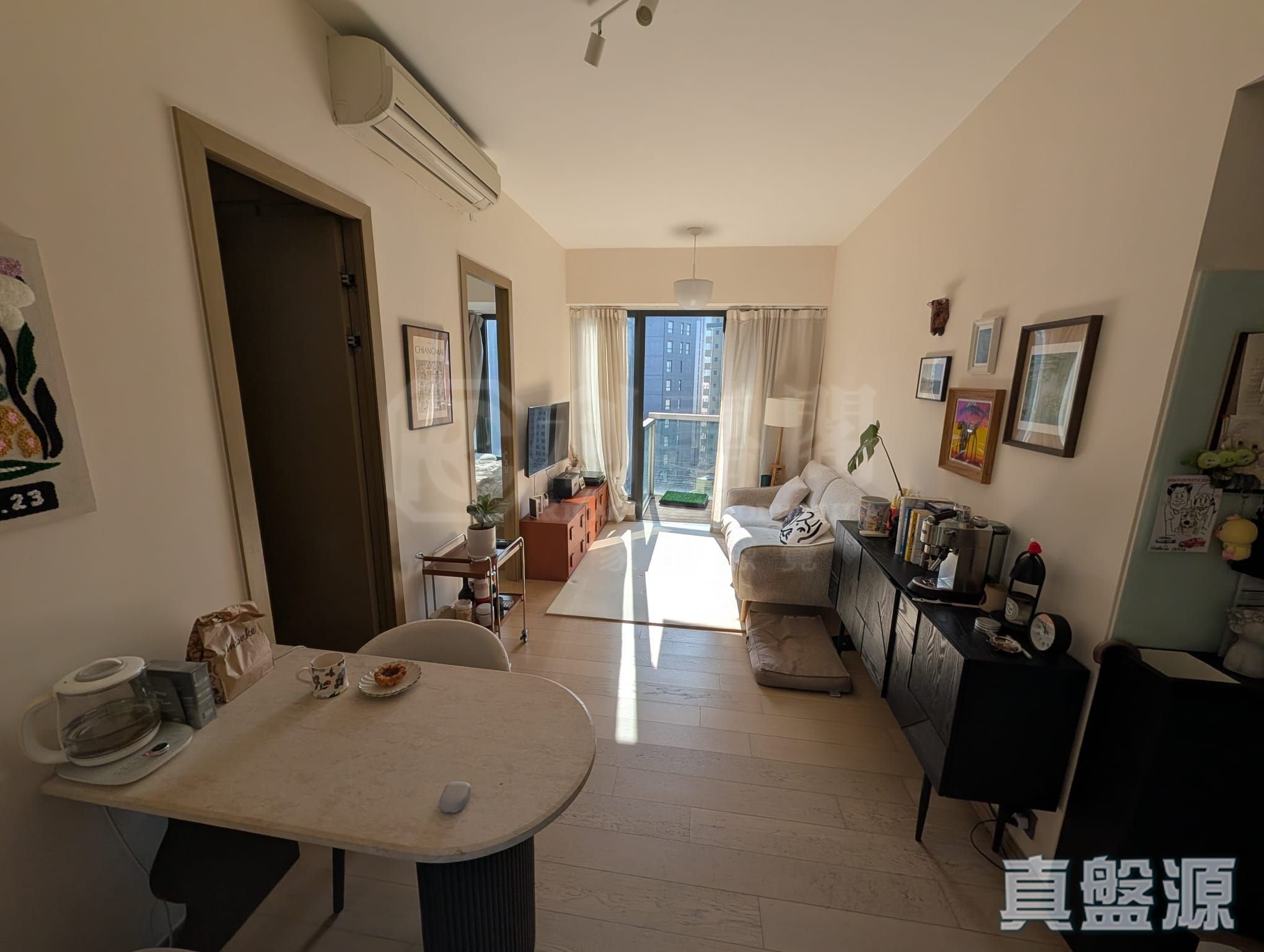 THE HEMISPHERES High Floor Zone Flat E North Point/North Point Mid-Levels