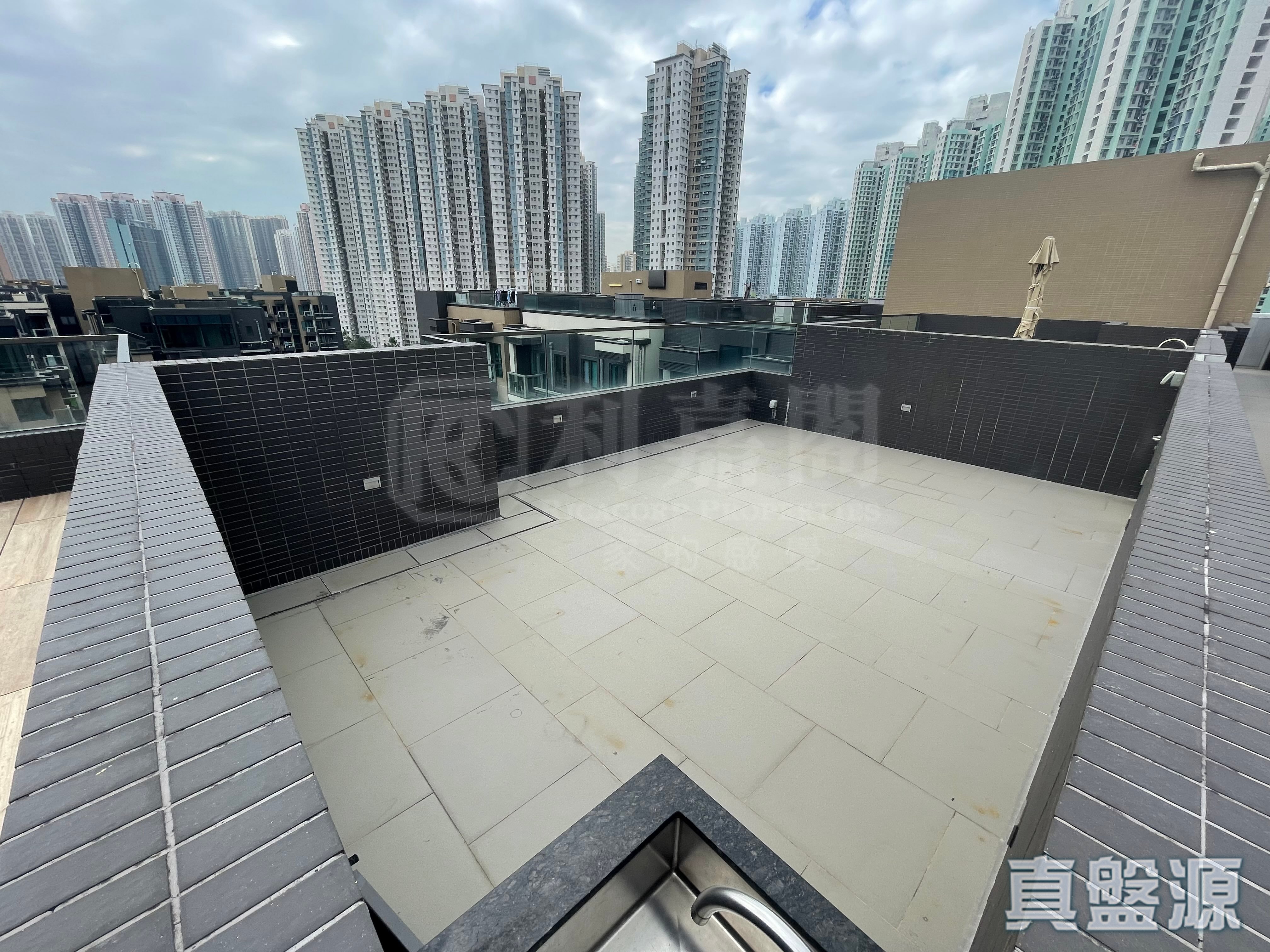 WETLAND SEASONS BAY PHASE 1 - Tower 3a Very High Floor Zone Flat A2 Tin Shui Wai