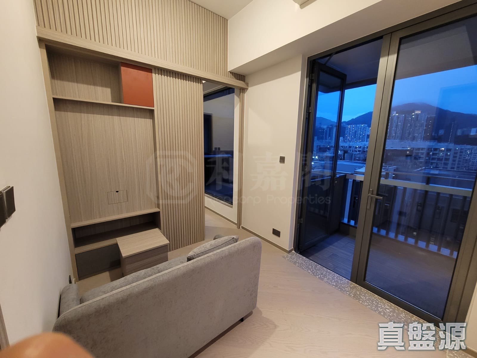 連方 II 中層 N10室 西九龍