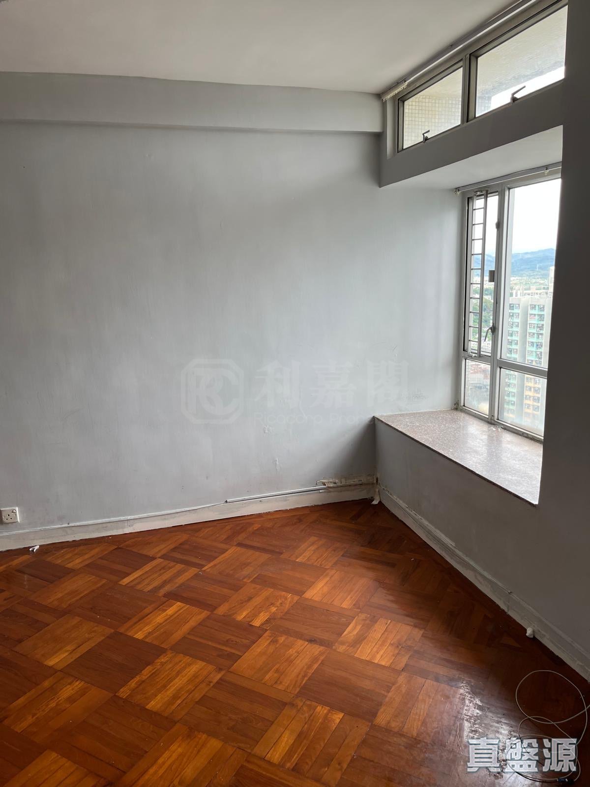 KINGSWOOD VILLAS PHASE 2 SHERWOOD COURT - Block 6 Very High Floor Zone Tin Shui Wai